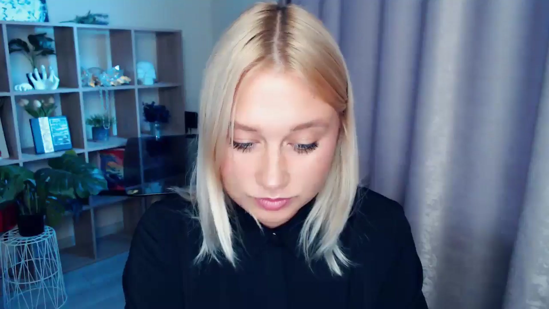 Gallery image thumbnail from Kukla_kolduna's myfreecams stream on, 10/05/2025, 15:01 image 15 of 20