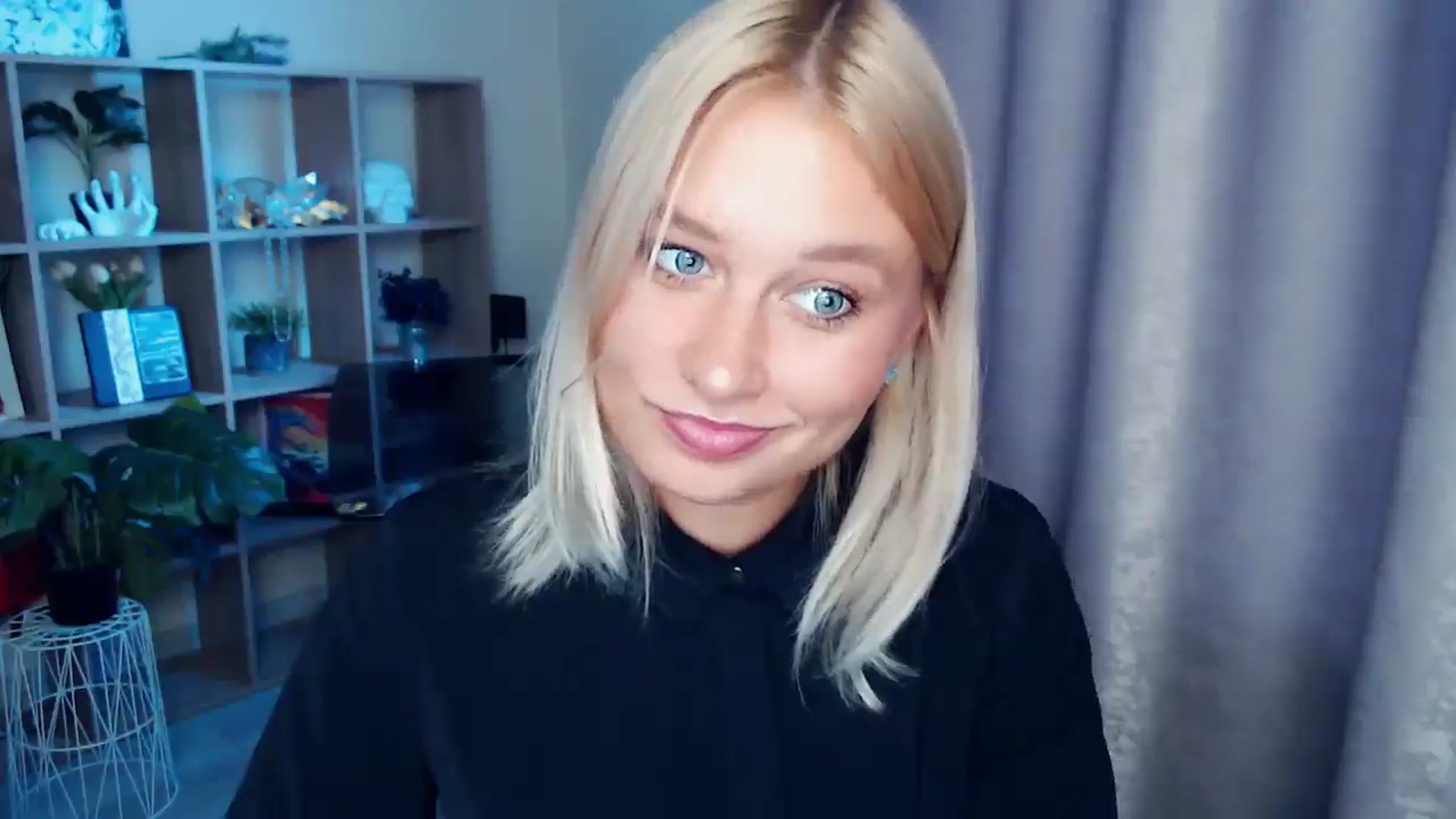 Gallery image thumbnail from Kukla_kolduna's myfreecams stream on, 10/05/2025, 15:01 image 17 of 20
