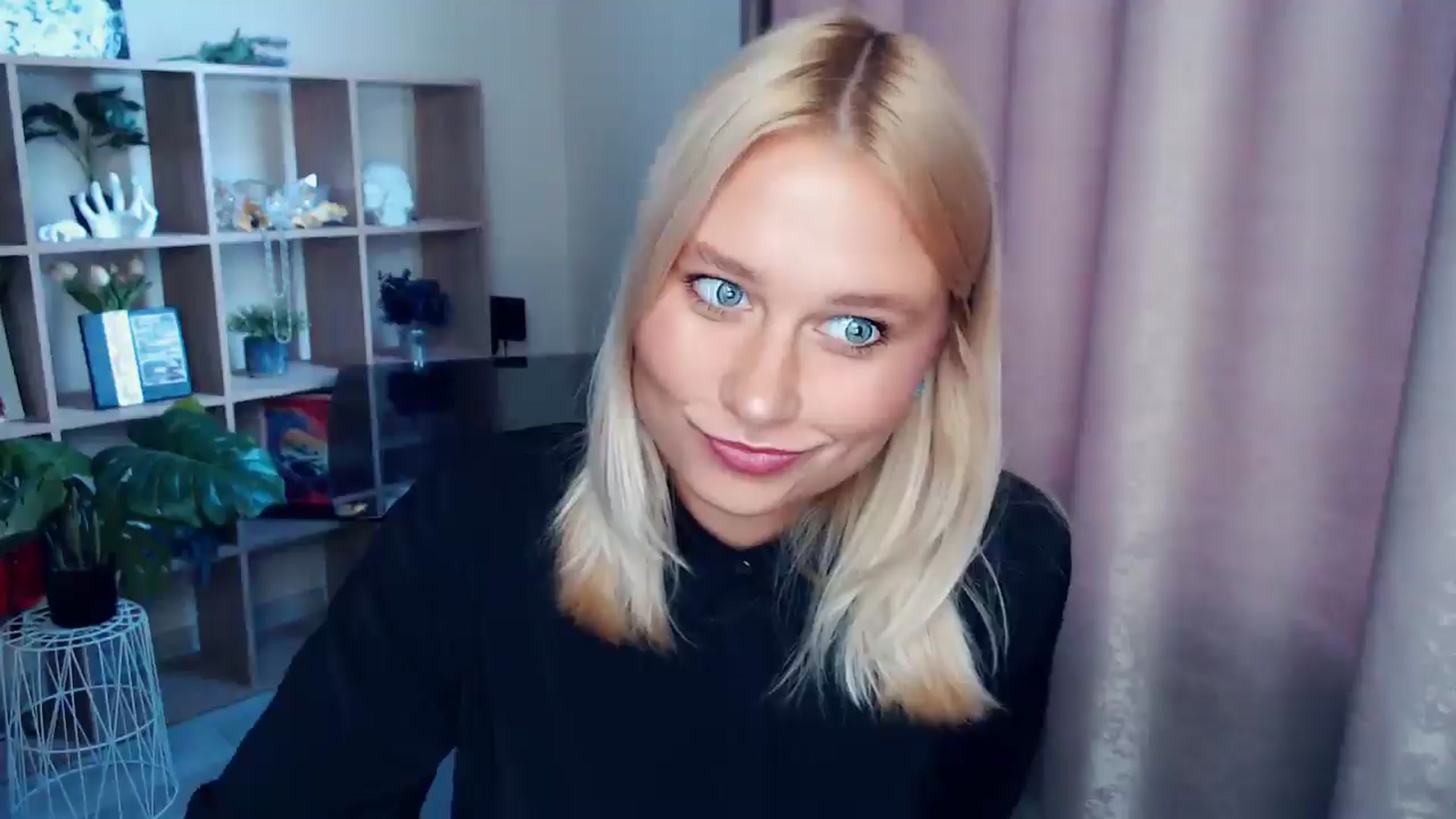 Gallery image thumbnail from Kukla_kolduna's myfreecams stream on, 10/05/2025, 15:01 image 9 of 20