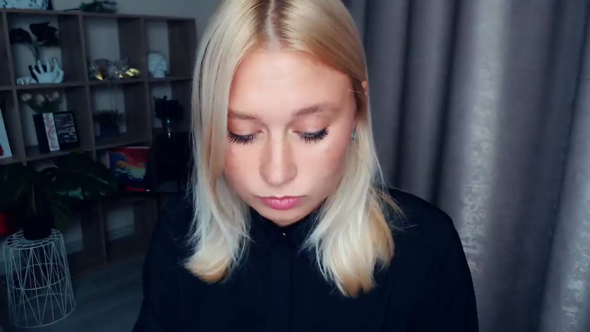 Gallery image thumbnail from Kukla_kolduna's myfreecams stream on, 10/05/2025, 17:00 image 10 of 20