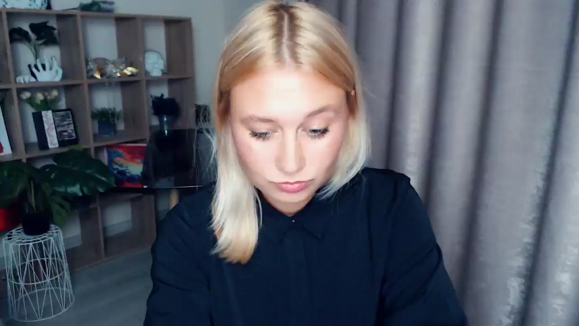 Gallery image thumbnail from Kukla_kolduna's myfreecams stream on, 10/05/2025, 17:00 image 6 of 20