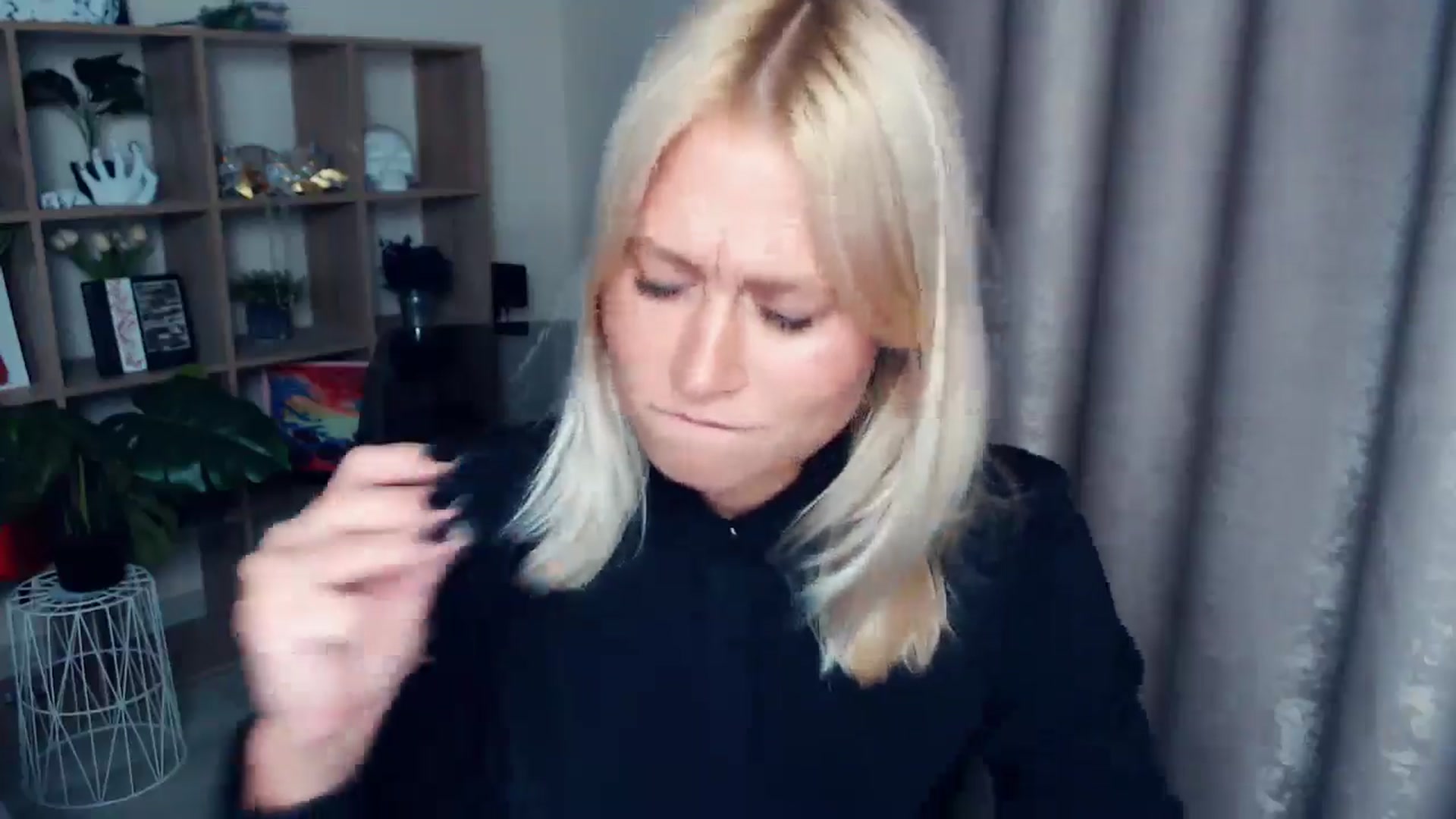 Gallery image thumbnail from Kukla_kolduna's myfreecams stream on, 10/05/2025, 17:00 image 7 of 20