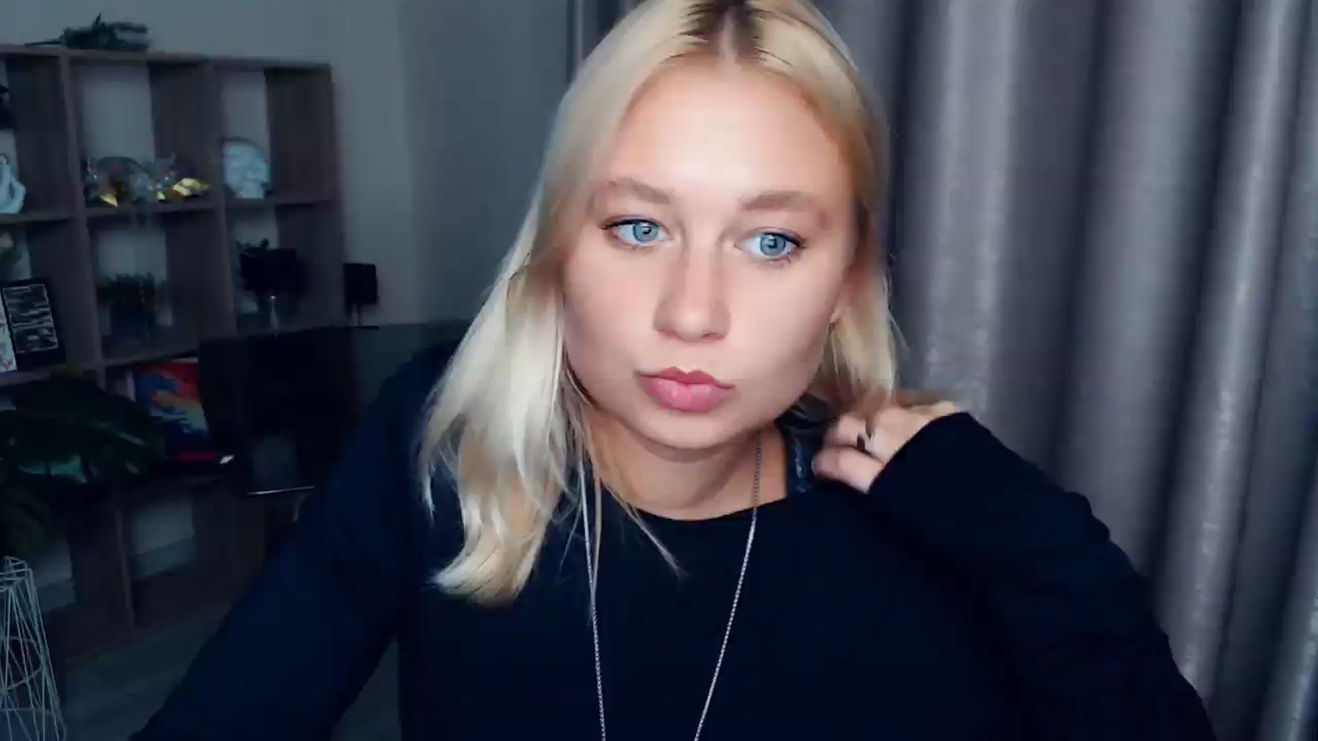 Gallery image thumbnail from Kukla_kolduna's myfreecams stream on, 10/08/2025, 17:04 image 14 of 20