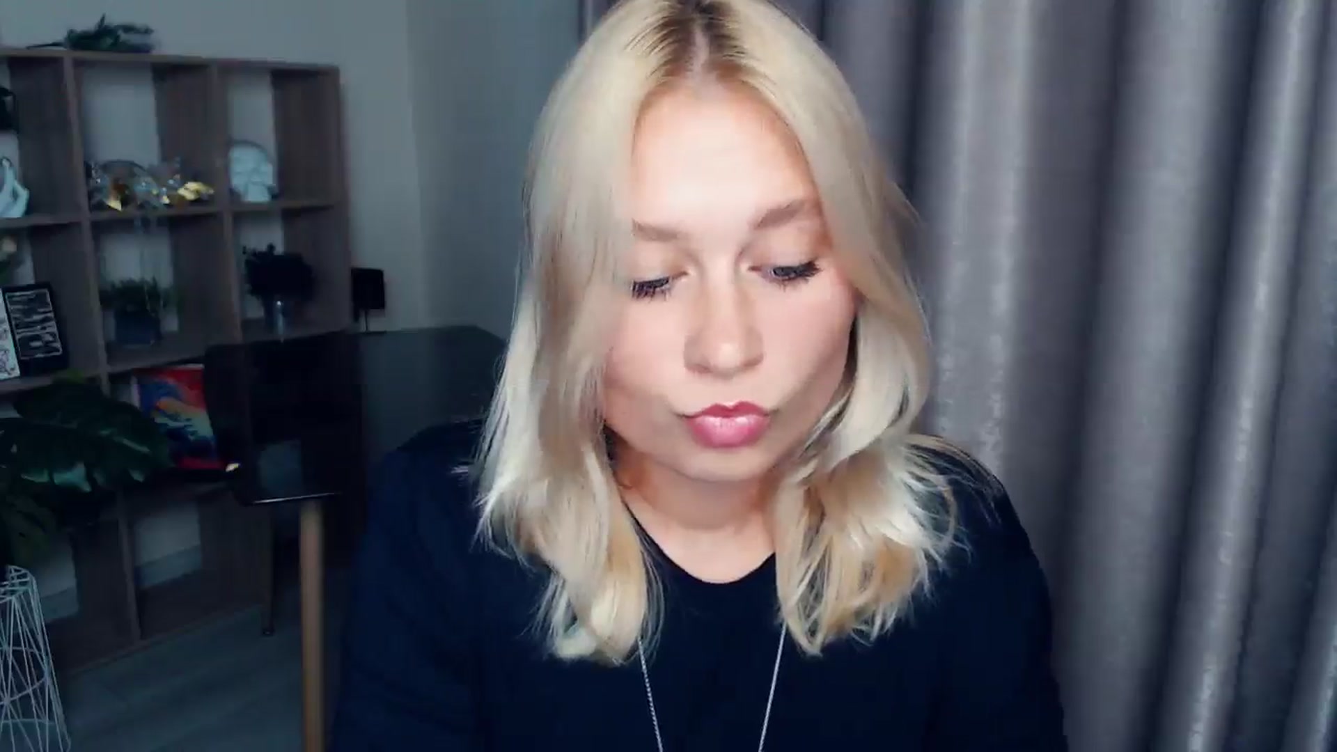 Gallery image thumbnail from Kukla_kolduna's myfreecams stream on, 10/08/2025, 17:04 image 2 of 20