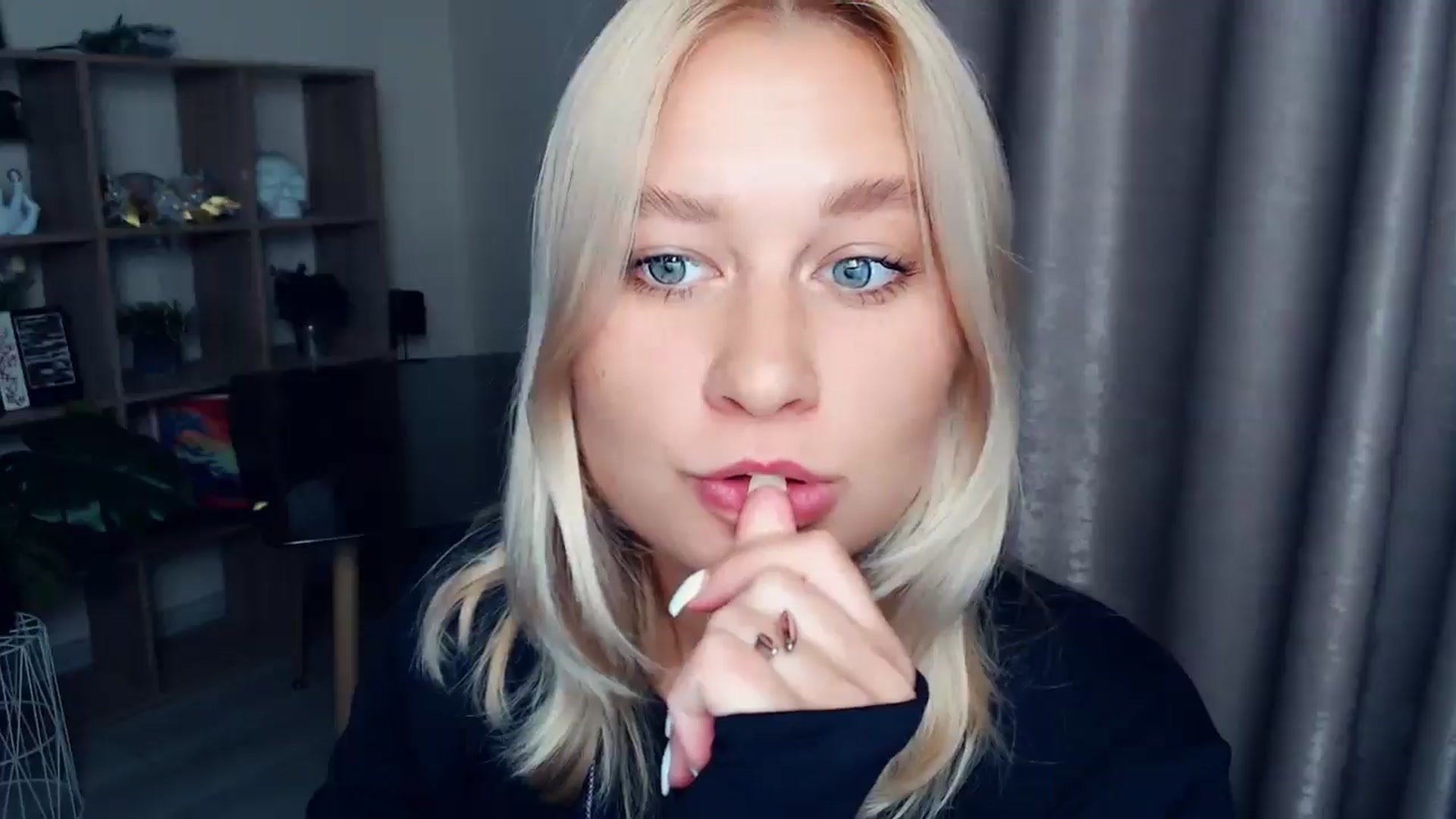 Gallery image thumbnail from Kukla_kolduna's myfreecams stream on, 10/08/2025, 17:04 image 18 of 20