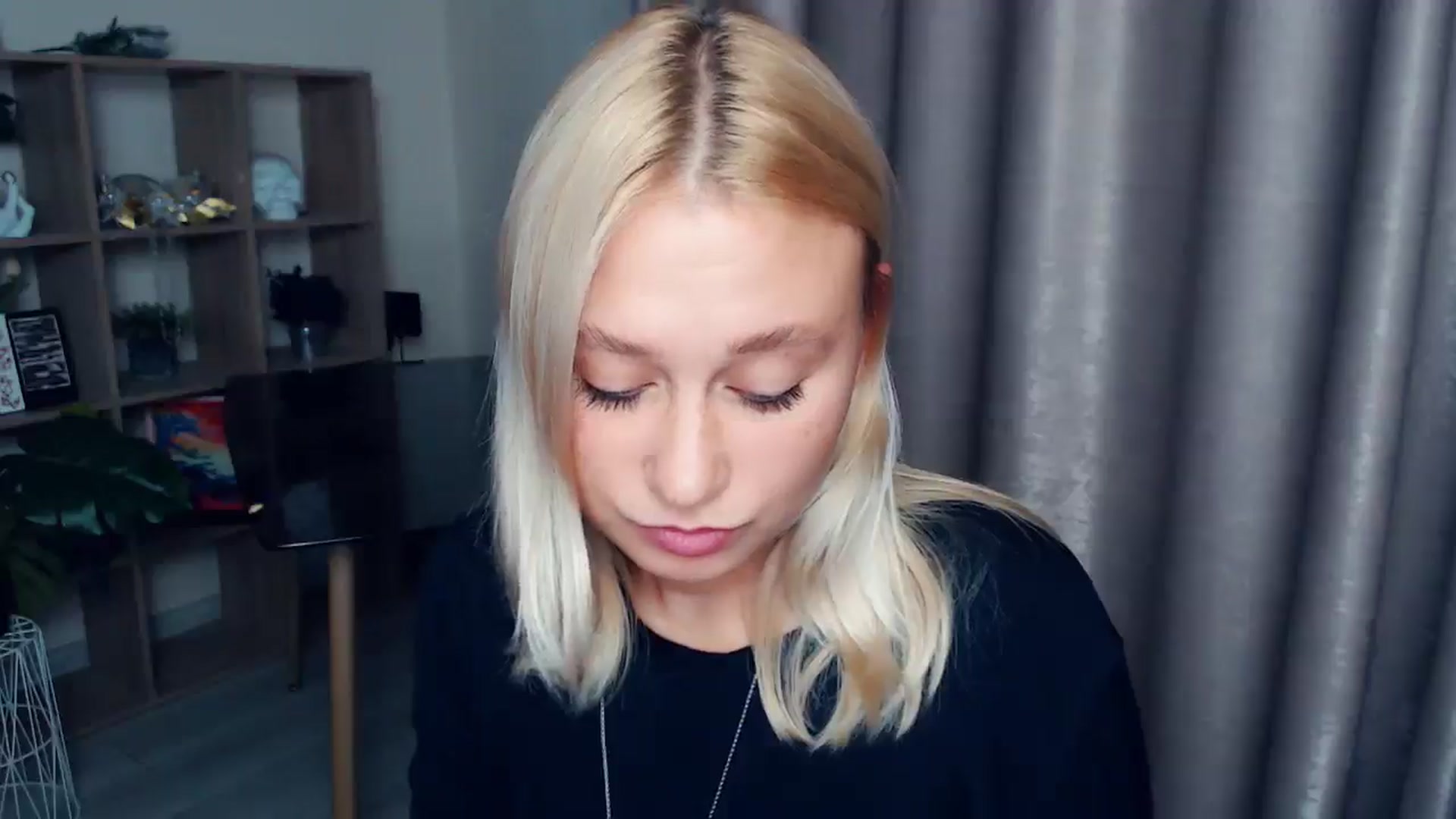 Gallery image thumbnail from Kukla_kolduna's myfreecams stream on, 10/08/2025, 17:04 image 7 of 20