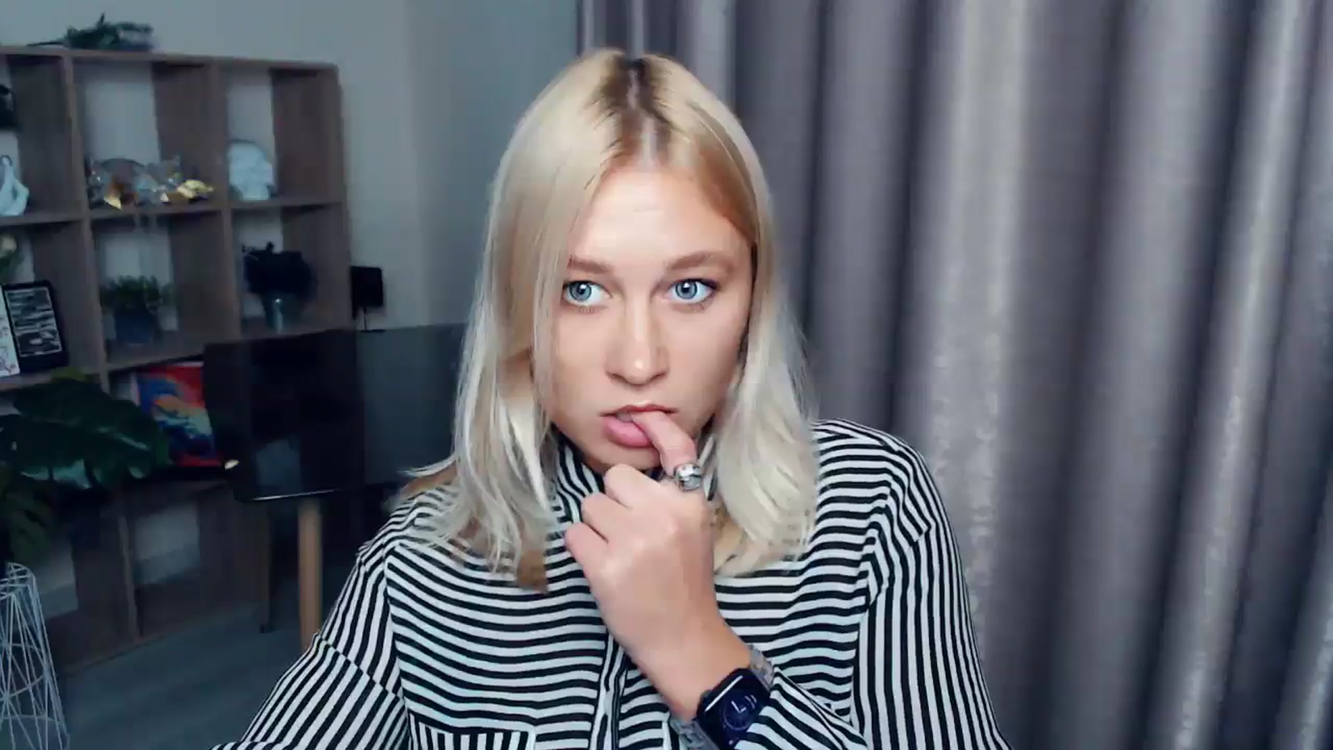 Gallery image thumbnail from Kukla_kolduna's myfreecams stream on, 10/09/2025, 16:08 image 9 of 20