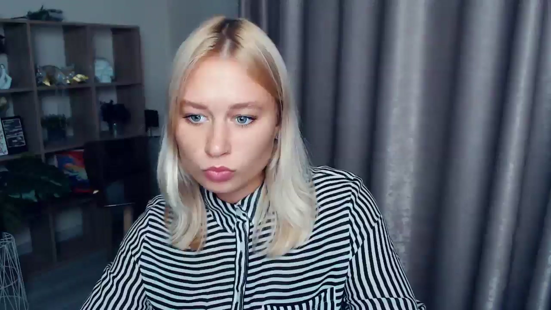 Gallery image thumbnail from Kukla_kolduna's myfreecams stream on, 10/09/2025, 16:08 image 10 of 20