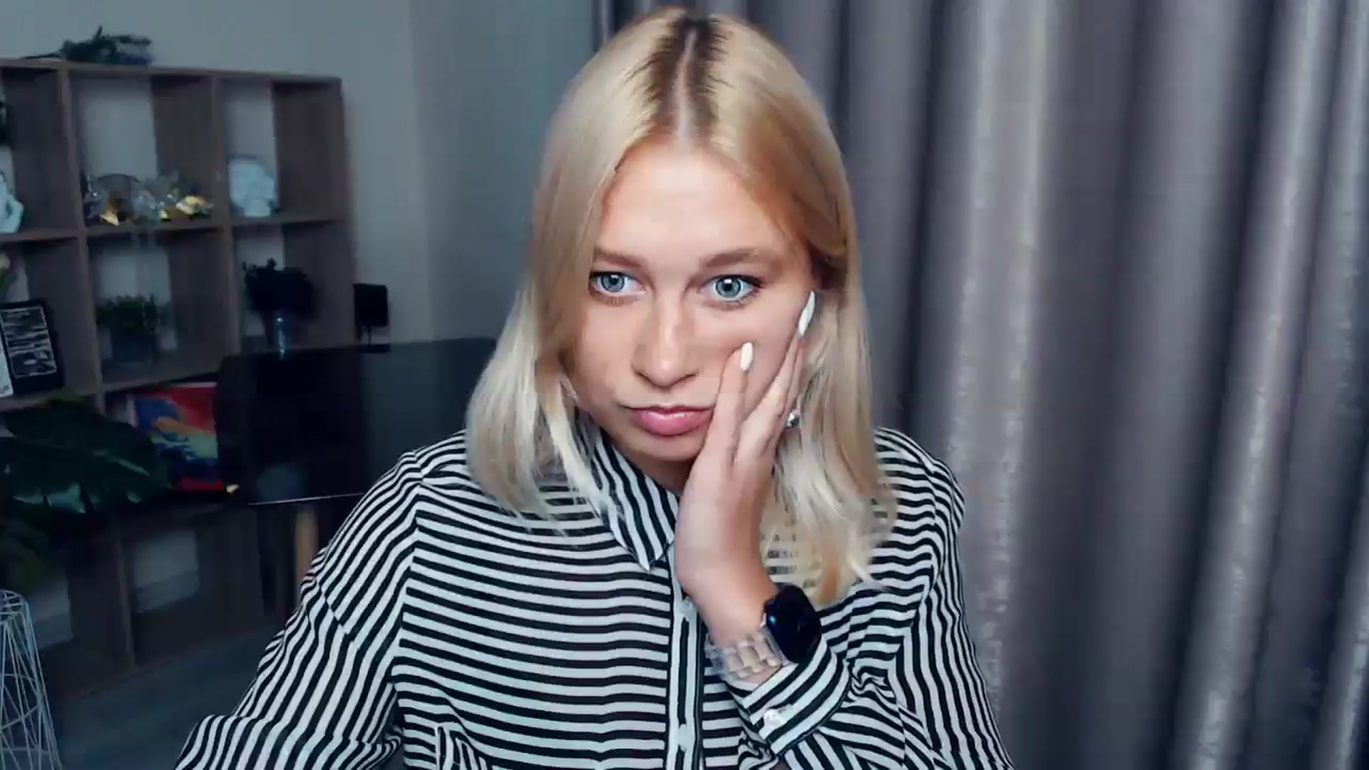 Gallery image thumbnail from Kukla_kolduna's myfreecams stream on, 10/09/2025, 17:50 image 2 of 20
