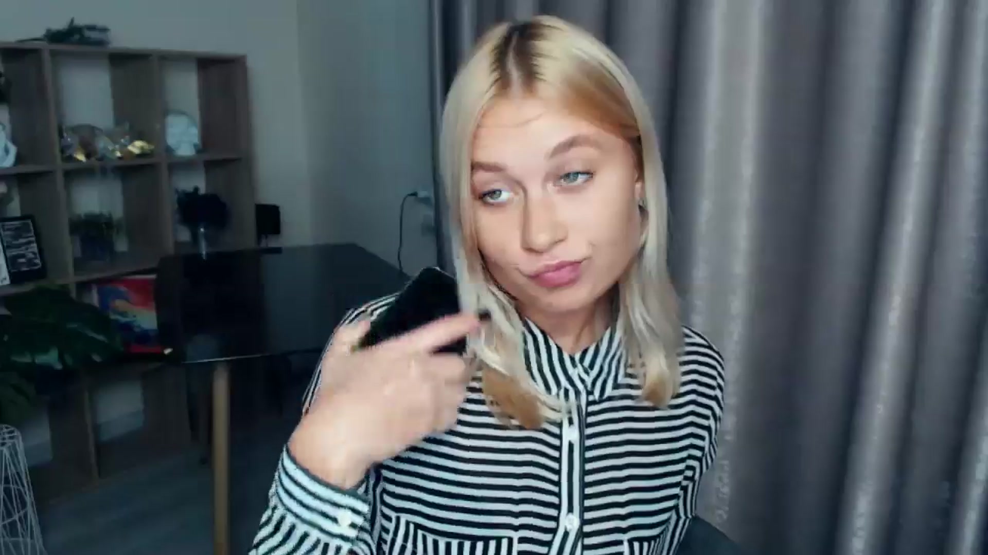 Gallery image thumbnail from Kukla_kolduna's myfreecams stream on, 10/09/2025, 17:50 image 11 of 20