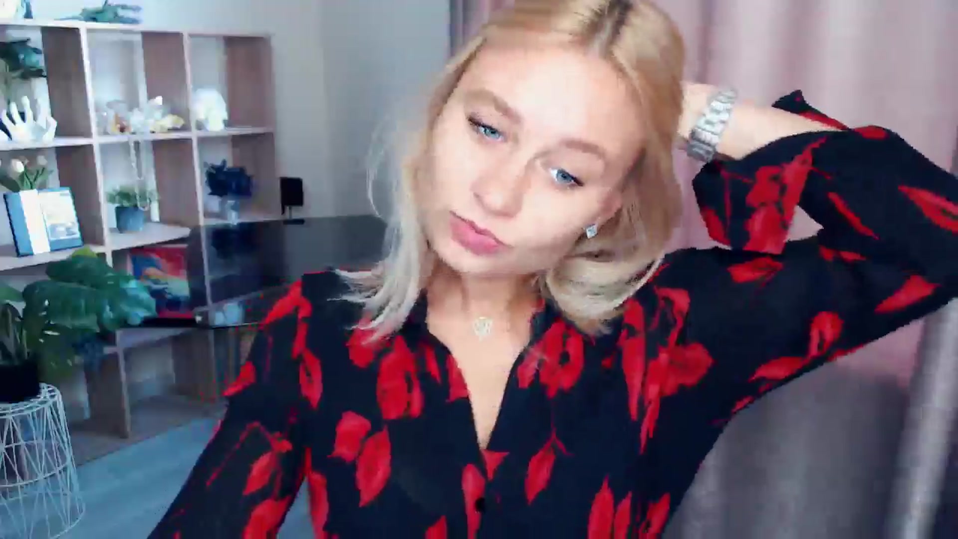 Gallery image thumbnail from Kukla_kolduna's myfreecams stream on, 10/11/2025, 06:45 image 17 of 20