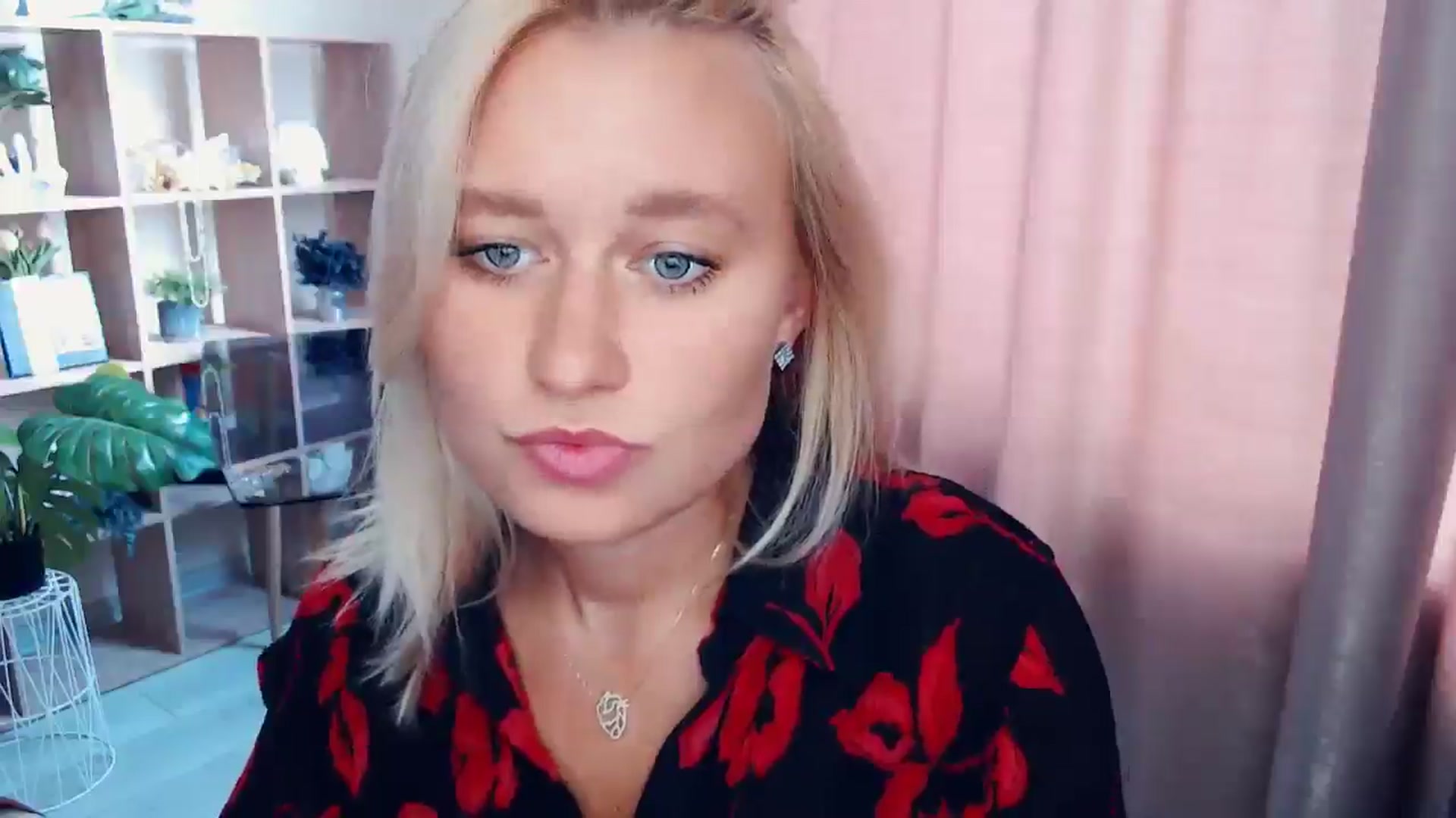 Gallery image thumbnail from Kukla_kolduna's myfreecams stream on, 10/11/2025, 10:53 image 16 of 20