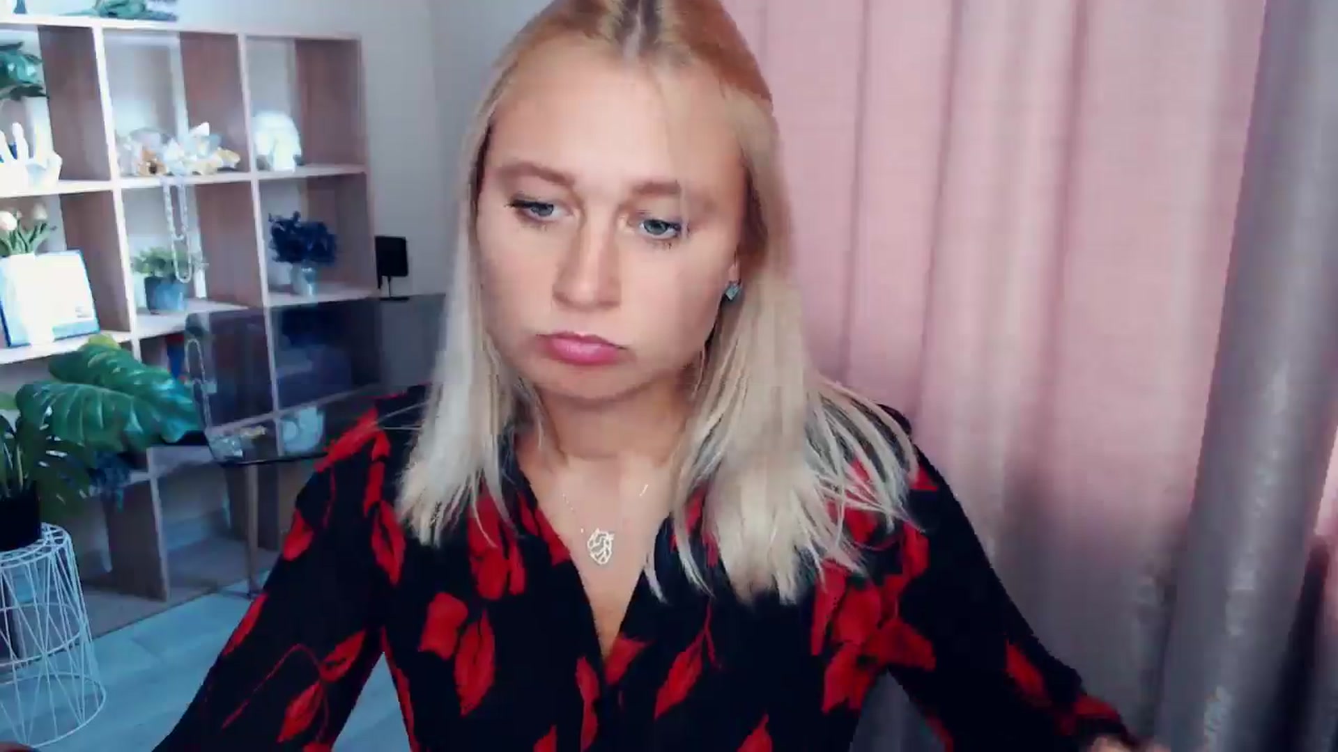 Gallery image thumbnail from Kukla_kolduna's myfreecams stream on, 10/11/2025, 11:43 image 4 of 20