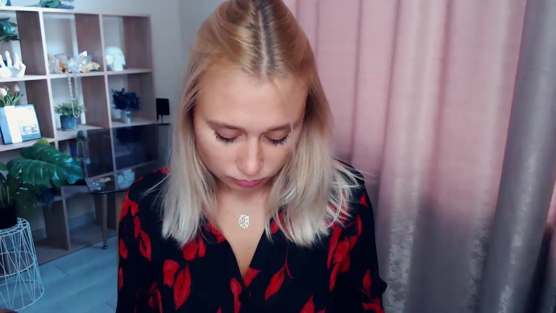 Gallery image thumbnail from Kukla_kolduna's myfreecams stream on, 10/11/2025, 11:43 image 2 of 20