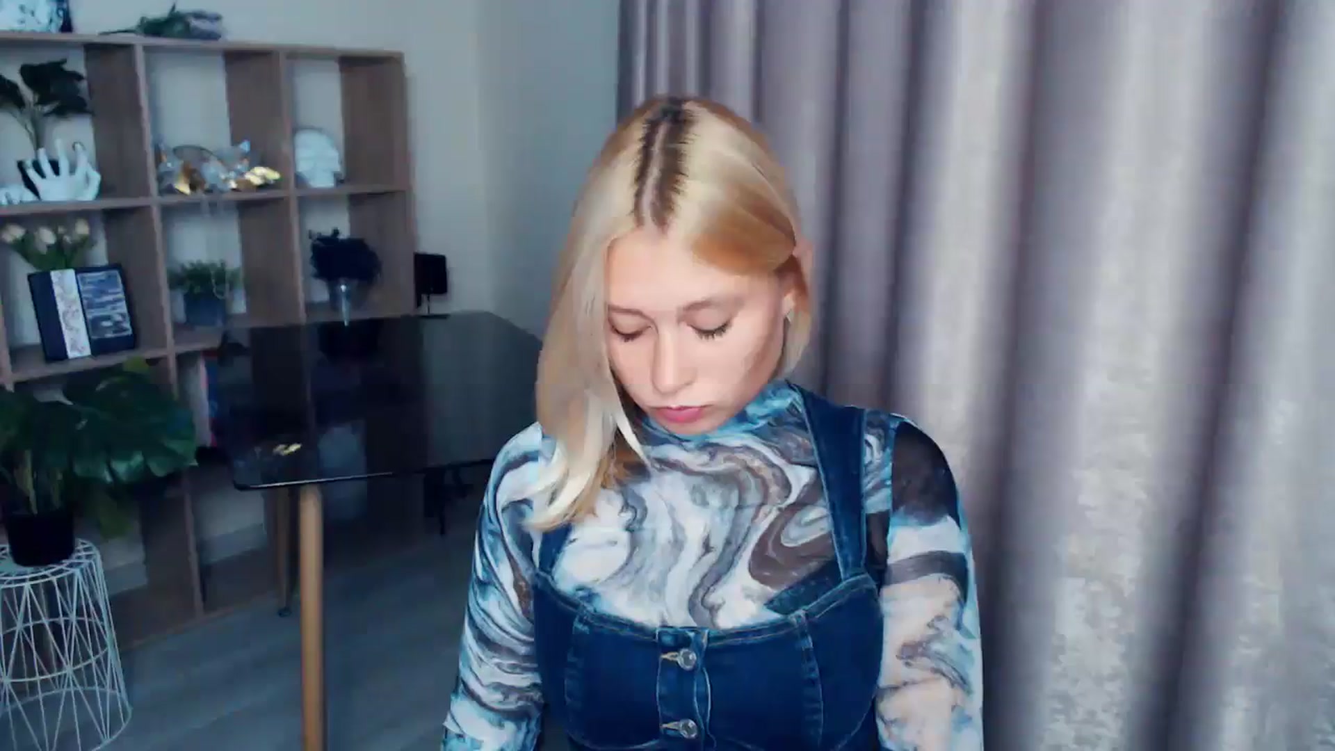 Gallery image thumbnail from Kukla_kolduna's myfreecams stream on, 10/12/2025, 18:00 image 4 of 20