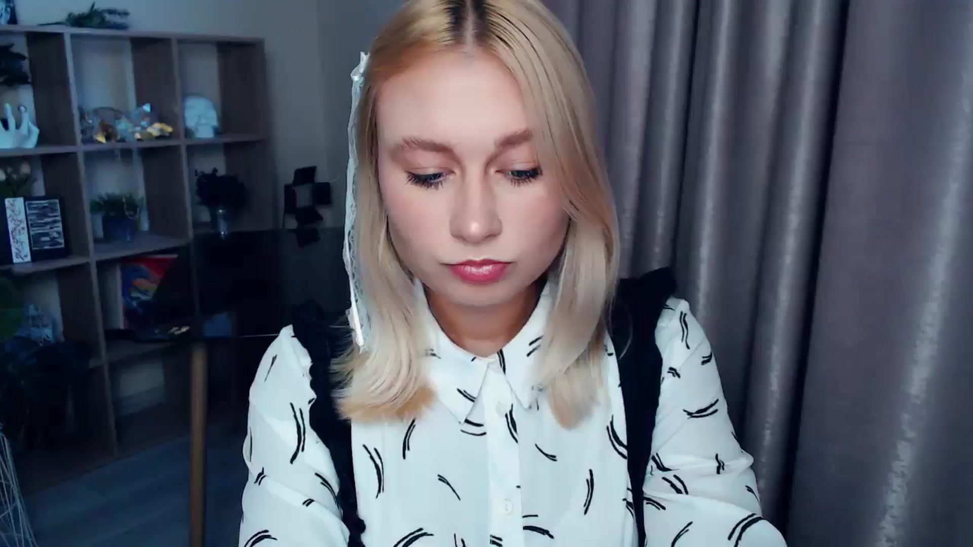 Gallery image thumbnail from Kukla_kolduna's myfreecams stream on, 10/15/2025, 15:05 image 18 of 20