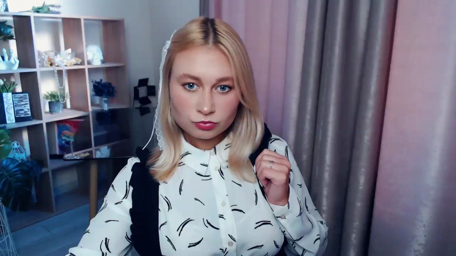 Gallery image thumbnail from Kukla_kolduna's myfreecams stream on, 10/15/2025, 15:05 image 3 of 20