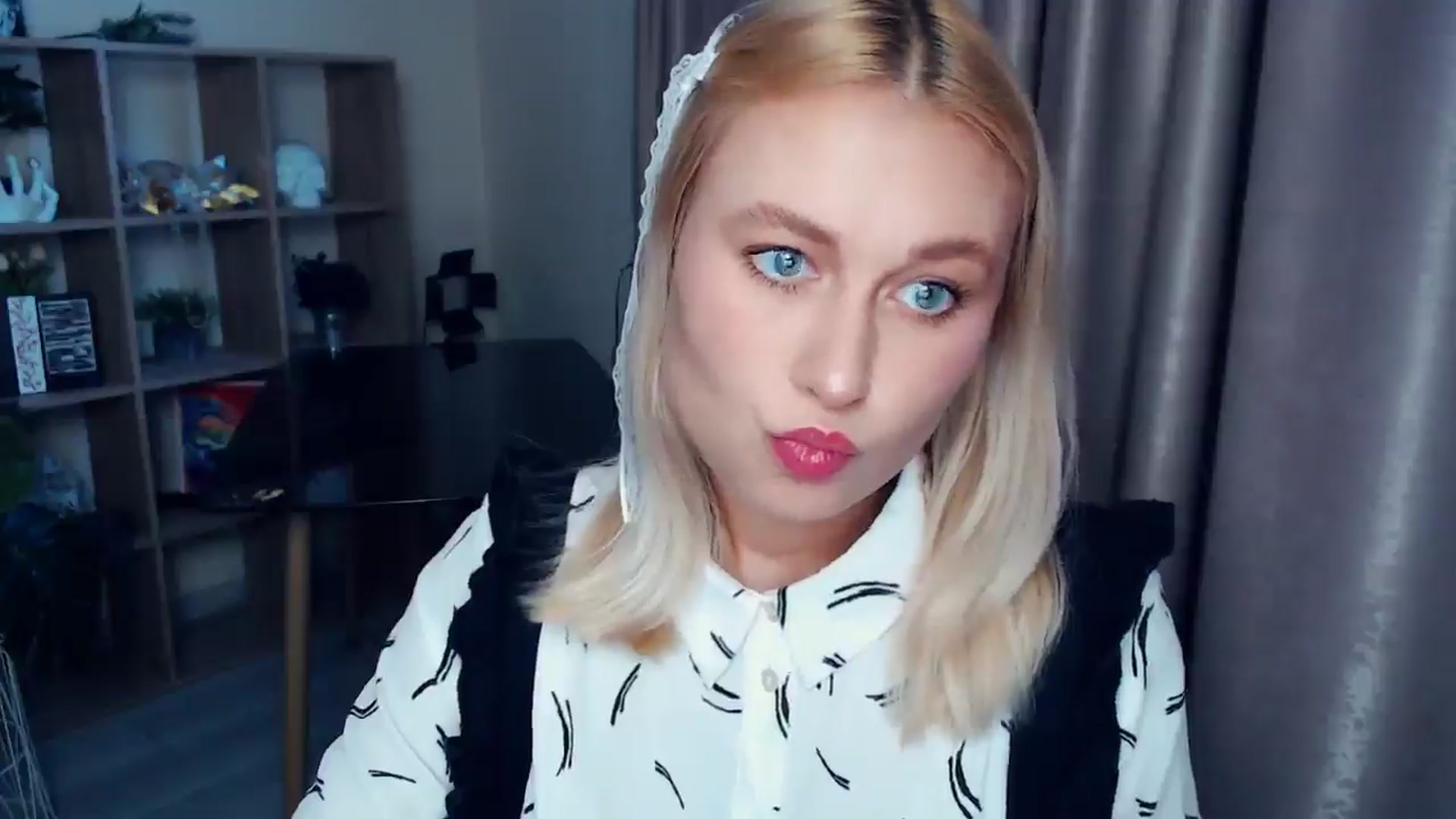 Gallery image thumbnail from Kukla_kolduna's myfreecams stream on, 10/15/2025, 15:05 image 19 of 20