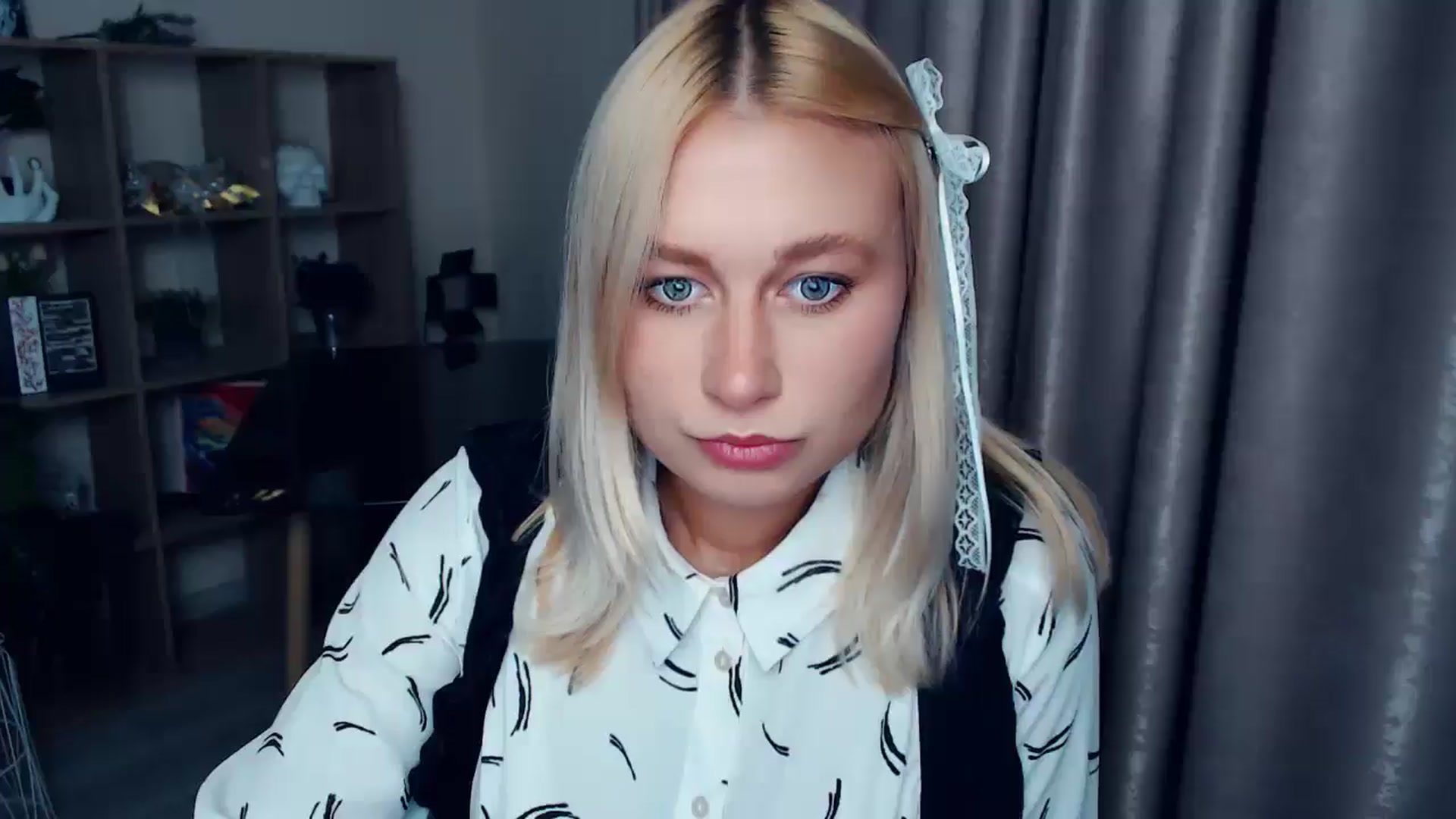 Gallery image thumbnail from Kukla_kolduna's myfreecams stream on, 10/15/2025, 17:04 image 11 of 20