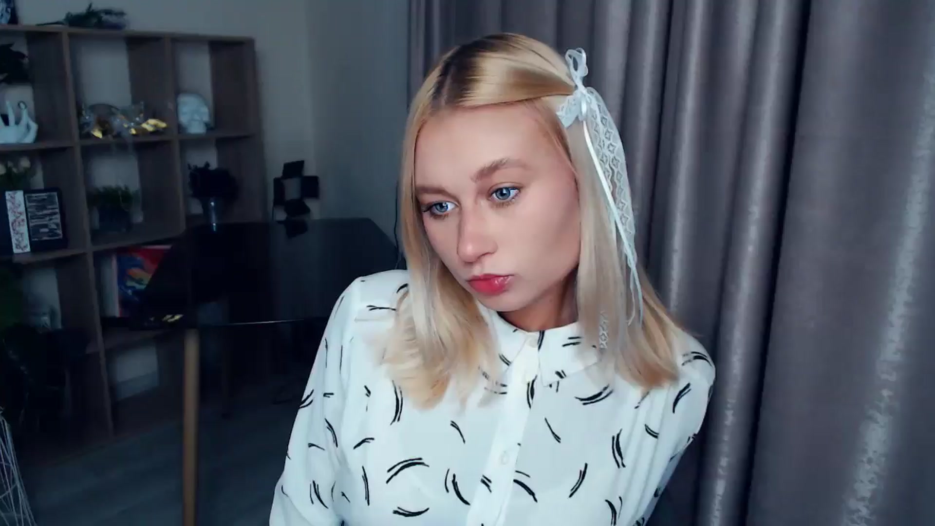 Gallery image thumbnail from Kukla_kolduna's myfreecams stream on, 10/15/2025, 17:04 image 1 of 20