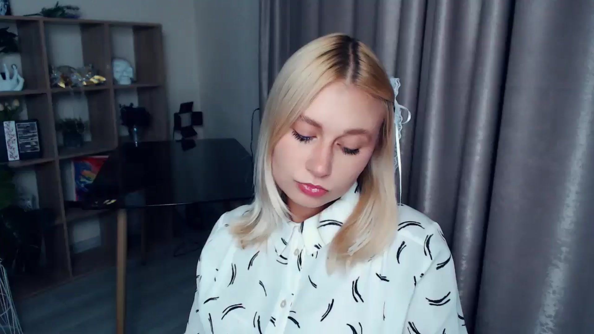 Gallery image thumbnail from Kukla_kolduna's myfreecams stream on, 10/15/2025, 17:04 image 2 of 20