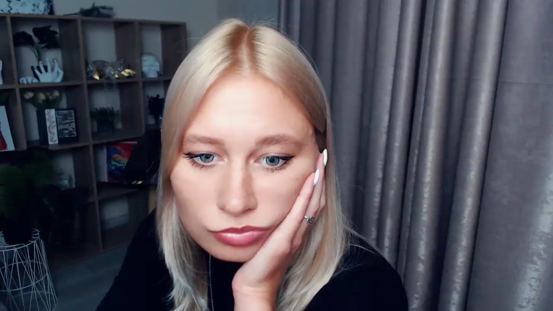 Gallery image thumbnail from Kukla_kolduna's myfreecams stream on, 10/16/2025, 16:23 image 20 of 20