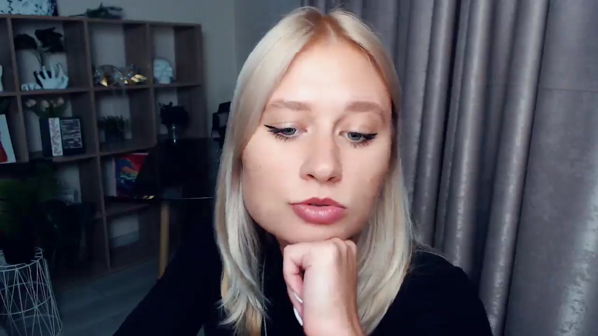 Gallery image thumbnail from Kukla_kolduna's myfreecams stream on, 10/16/2025, 16:23 image 19 of 20