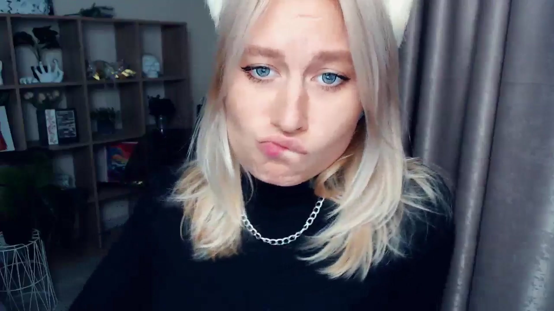 Gallery image thumbnail from Kukla_kolduna's myfreecams stream on, 10/16/2025, 18:06 image 13 of 20