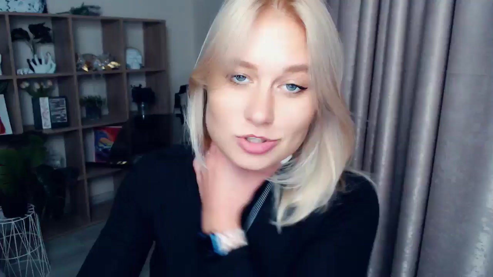 Gallery image thumbnail from Kukla_kolduna's myfreecams stream on, 10/16/2025, 18:06 image 12 of 20
