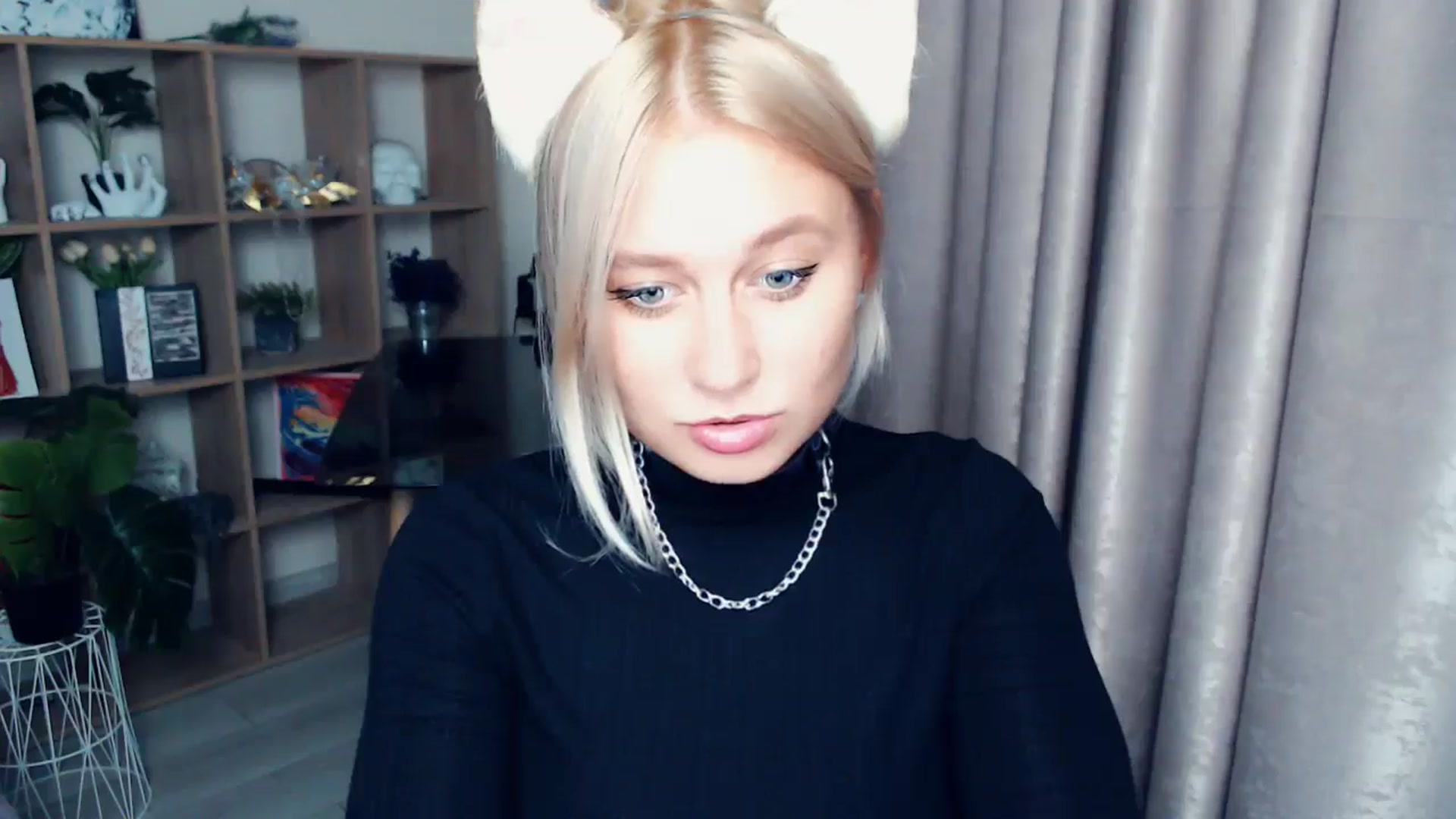 Gallery image thumbnail from Kukla_kolduna's myfreecams stream on, 10/16/2025, 18:06 image 17 of 20
