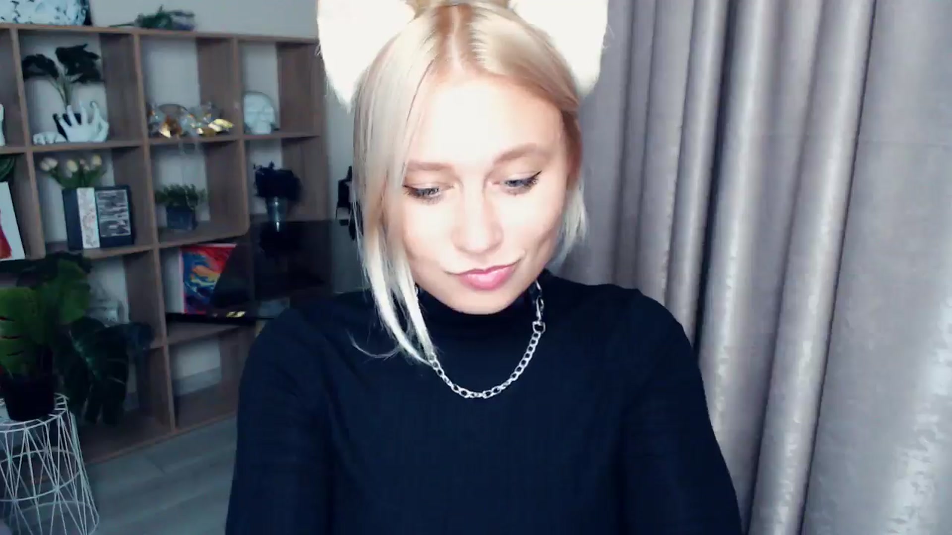 Gallery image thumbnail from Kukla_kolduna's myfreecams stream on, 10/16/2025, 18:06 image 16 of 20