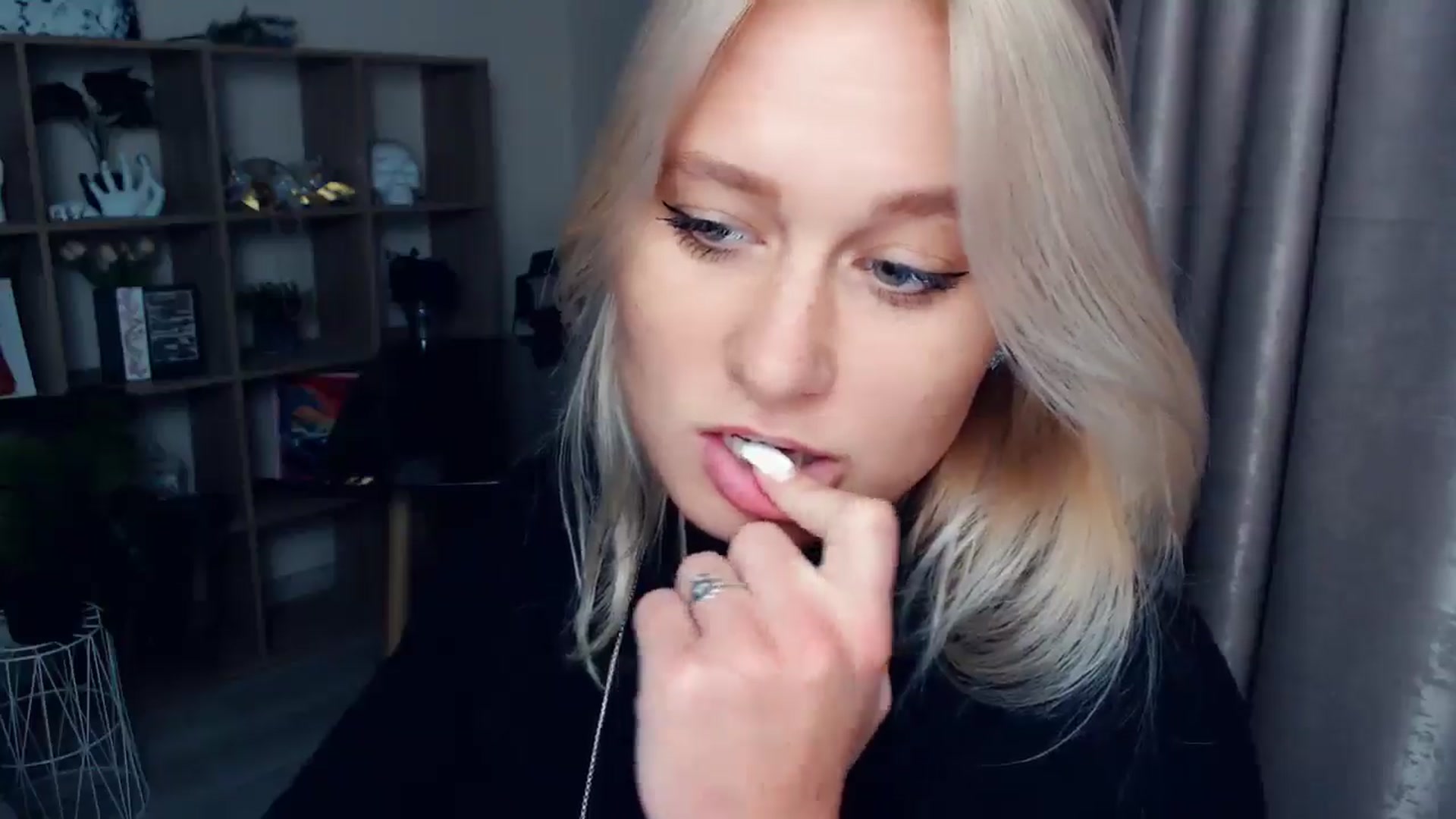 Gallery image thumbnail from Kukla_kolduna's myfreecams stream on, 10/16/2025, 18:06 image 9 of 20