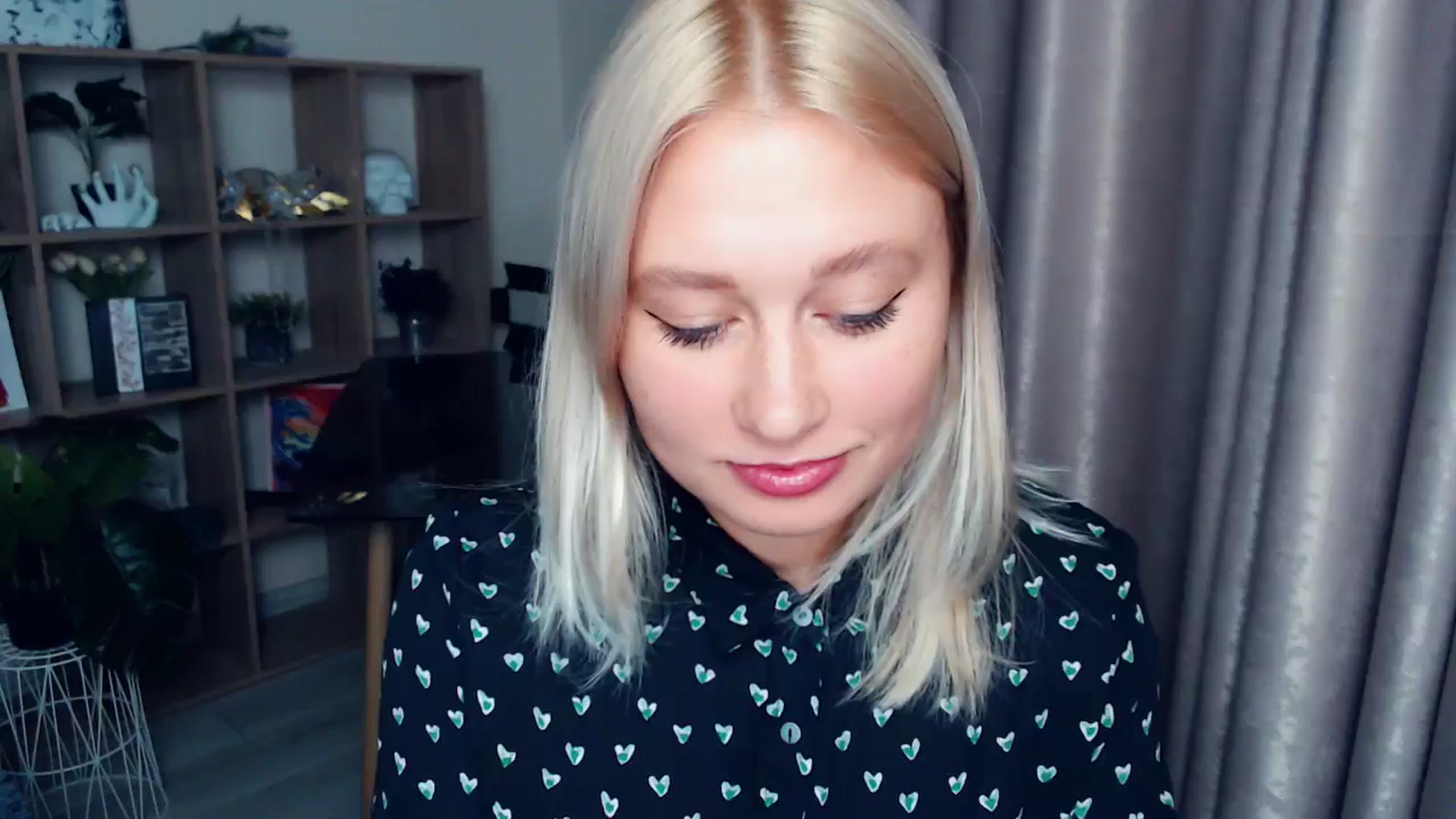 Gallery image thumbnail from Kukla_kolduna's myfreecams stream on, 10/17/2025, 16:35 image 10 of 20