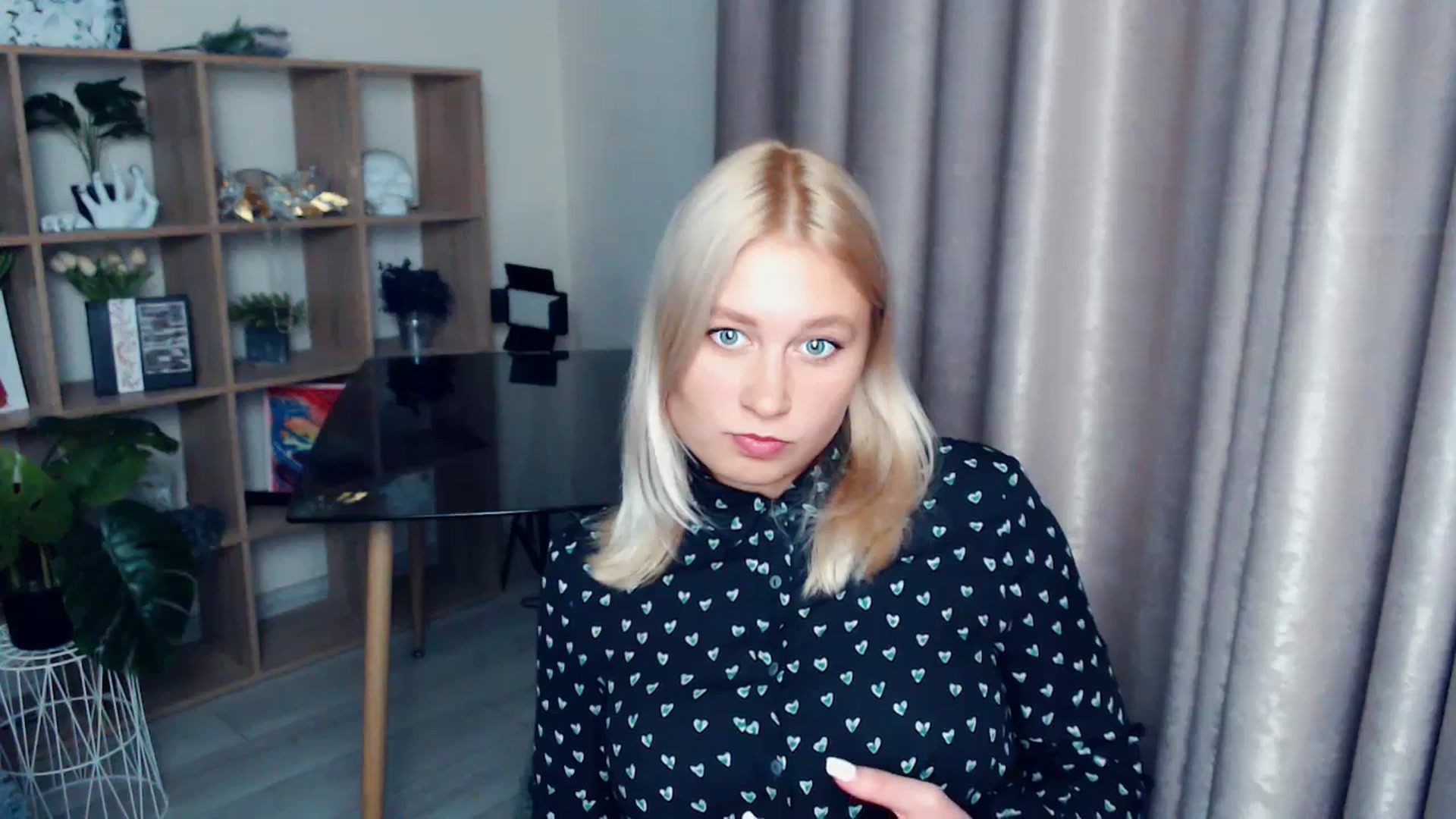 Gallery image thumbnail from Kukla_kolduna's myfreecams stream on, 10/17/2025, 16:35 image 17 of 20