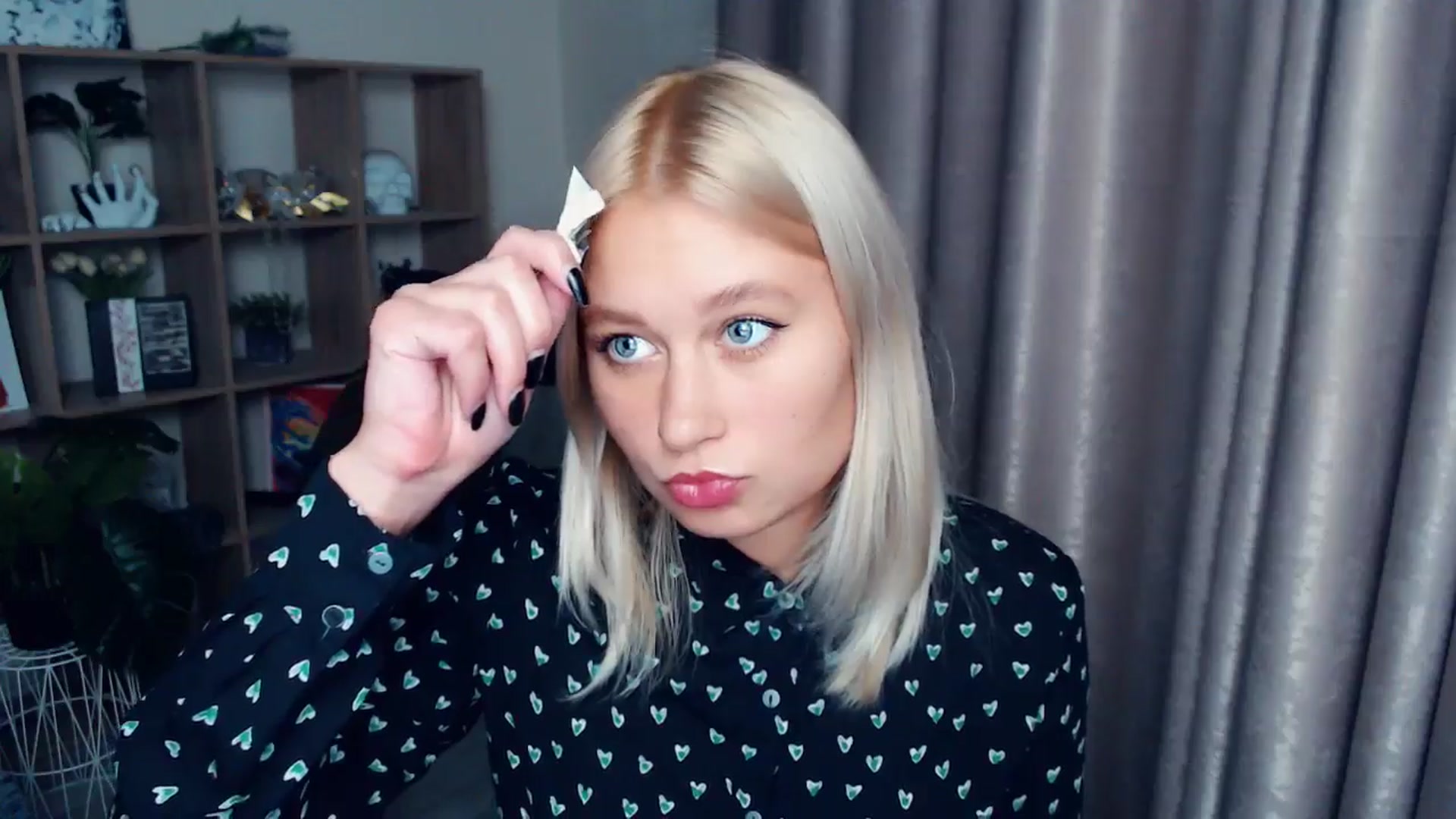 Gallery image thumbnail from Kukla_kolduna's myfreecams stream on, 10/17/2025, 16:35 image 11 of 20