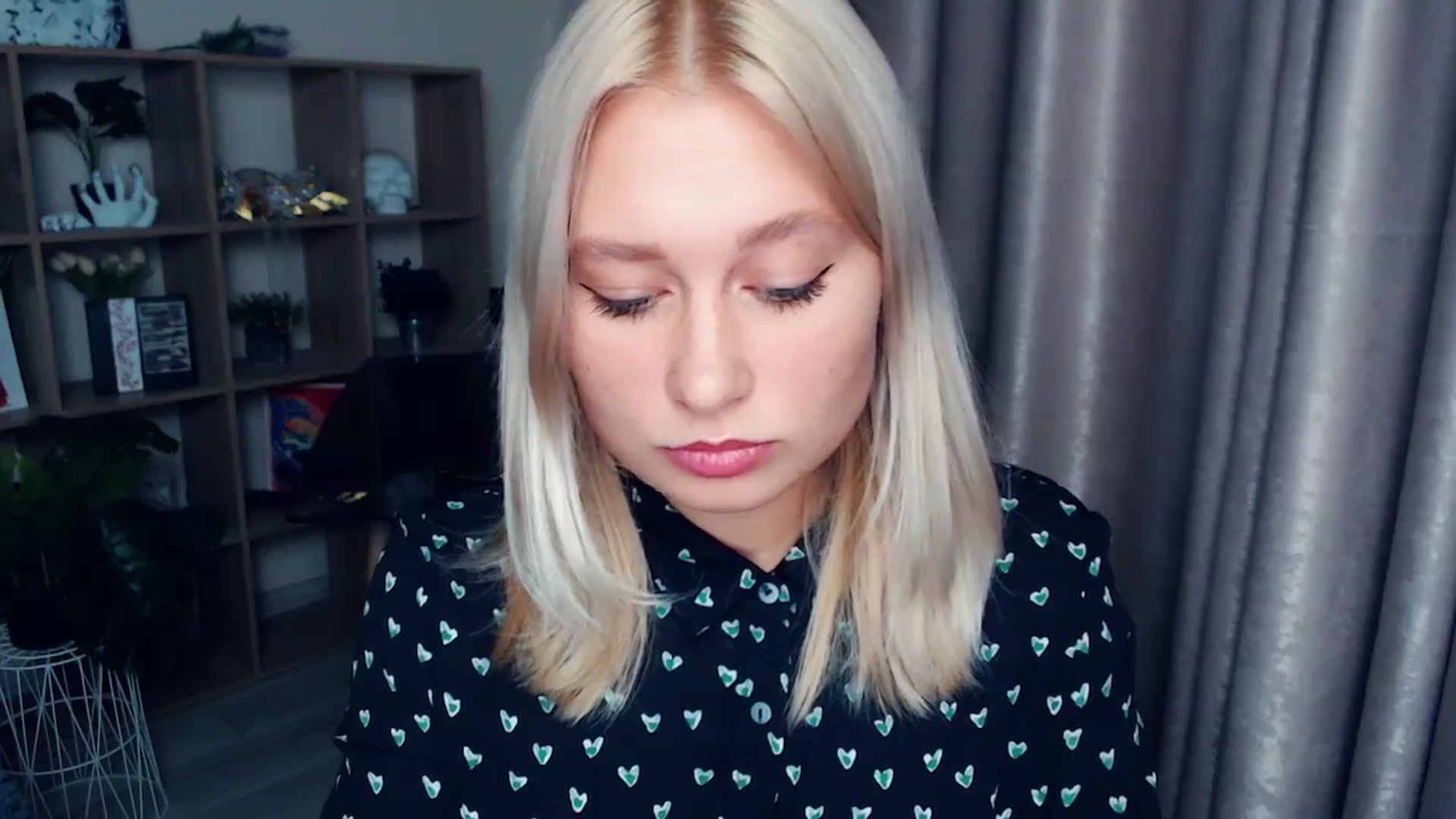 Gallery image thumbnail from Kukla_kolduna's myfreecams stream on, 10/17/2025, 16:35 image 14 of 20