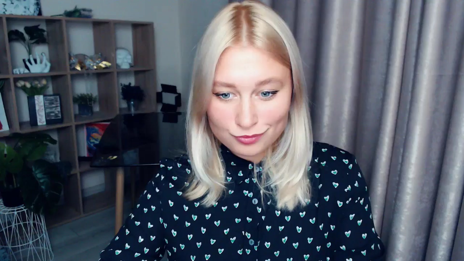 Gallery image thumbnail from Kukla_kolduna's myfreecams stream on, 10/17/2025, 16:35 image 5 of 20