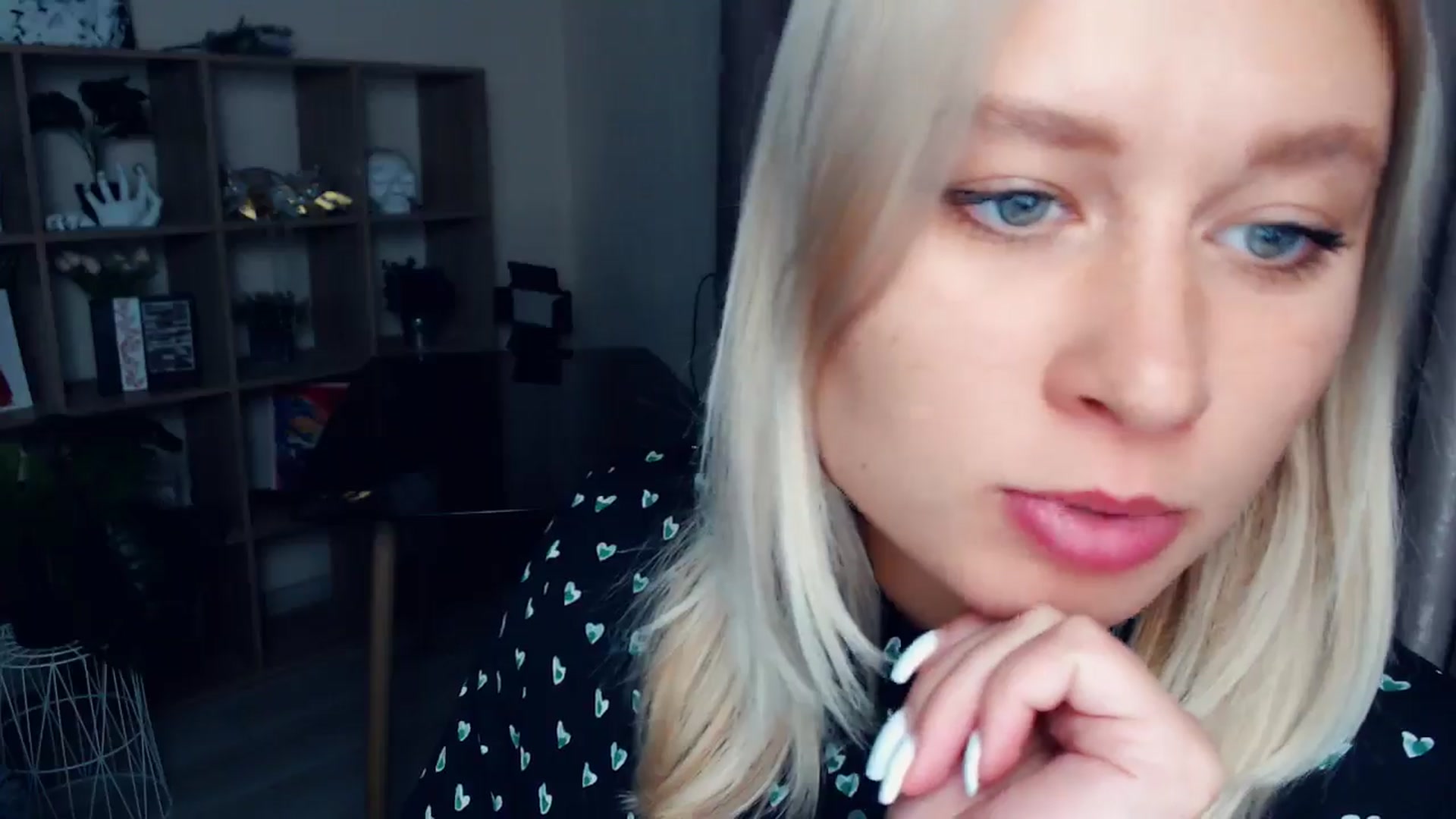 Gallery image thumbnail from Kukla_kolduna's myfreecams stream on, 10/17/2025, 17:32 image 8 of 20