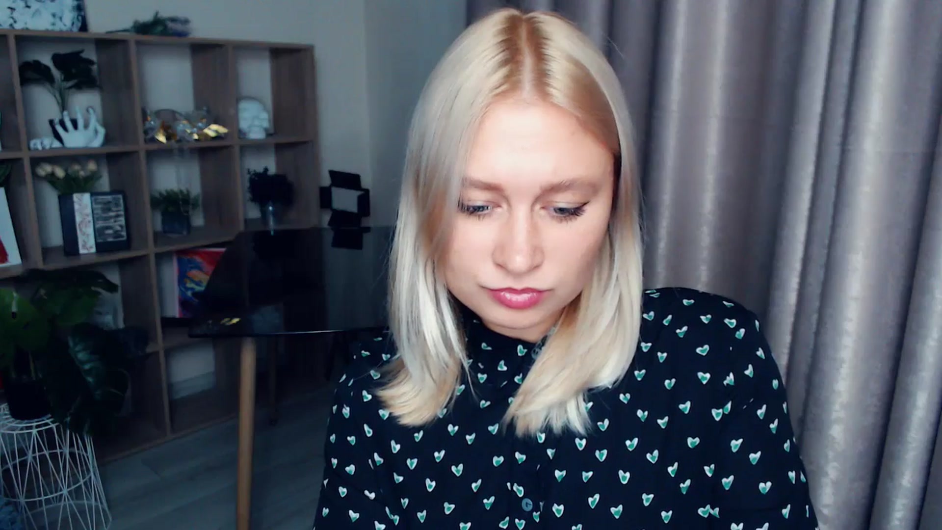 Gallery image thumbnail from Kukla_kolduna's myfreecams stream on, 10/17/2025, 17:32 image 4 of 20