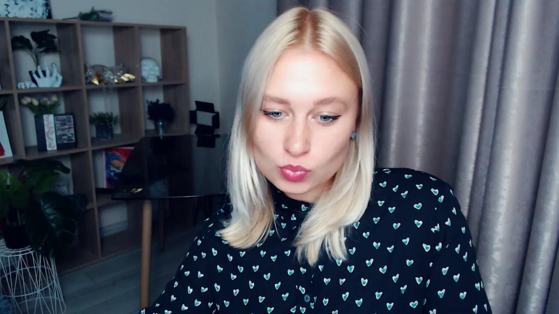 Gallery image thumbnail from Kukla_kolduna's myfreecams stream on, 10/17/2025, 17:32 image 2 of 20