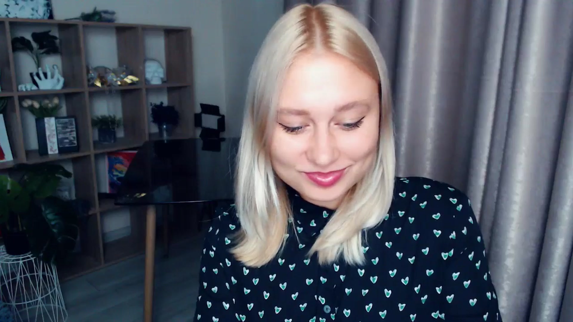 Gallery image thumbnail from Kukla_kolduna's myfreecams stream on, 10/17/2025, 17:32 image 3 of 20