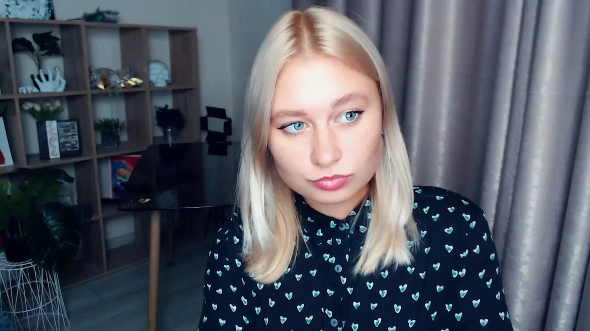 Gallery image thumbnail from Kukla_kolduna's myfreecams stream on, 10/17/2025, 17:32 image 6 of 20