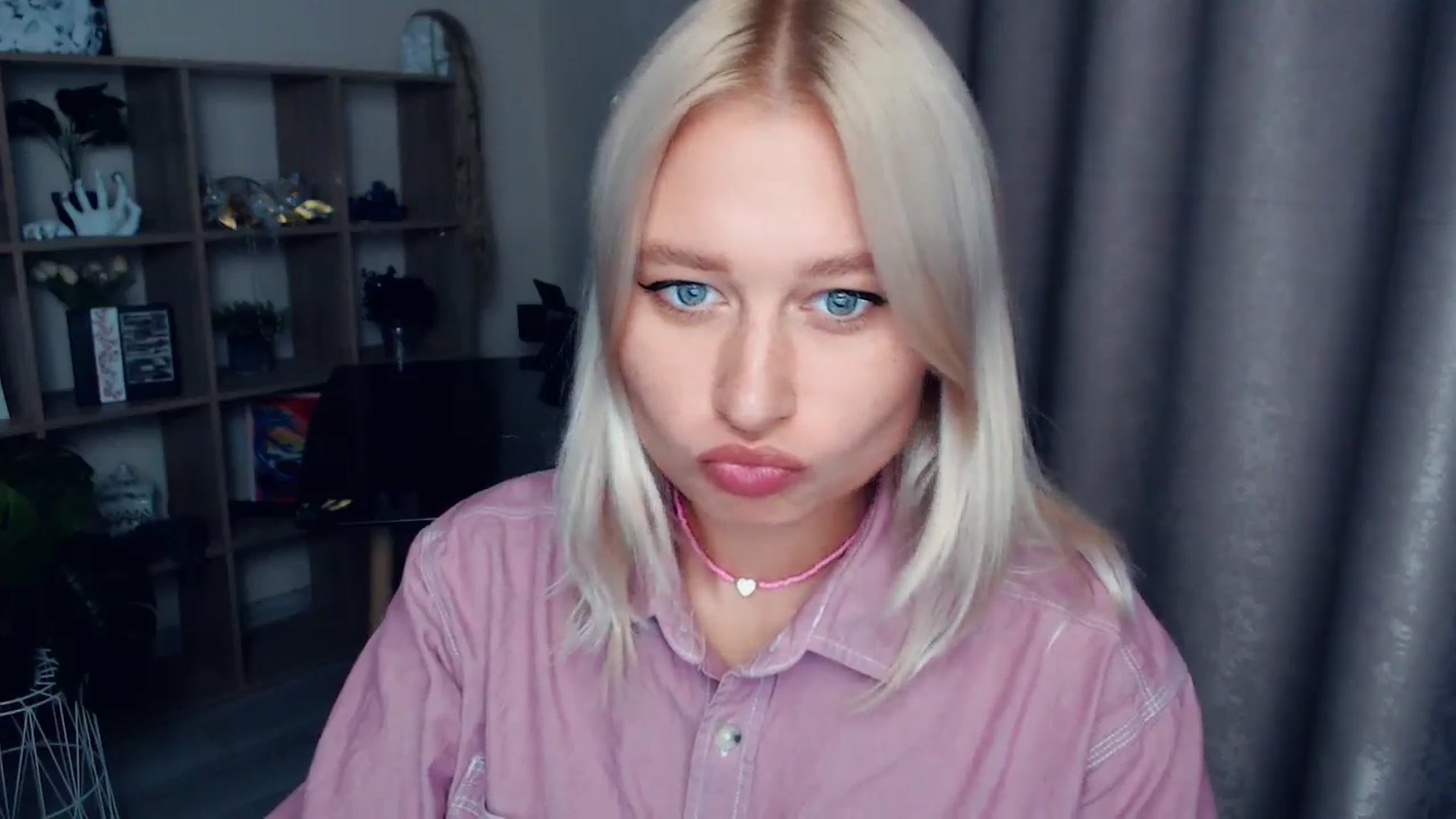 Gallery image thumbnail from Kukla_kolduna's myfreecams stream on, 10/18/2025, 15:33 image 13 of 20