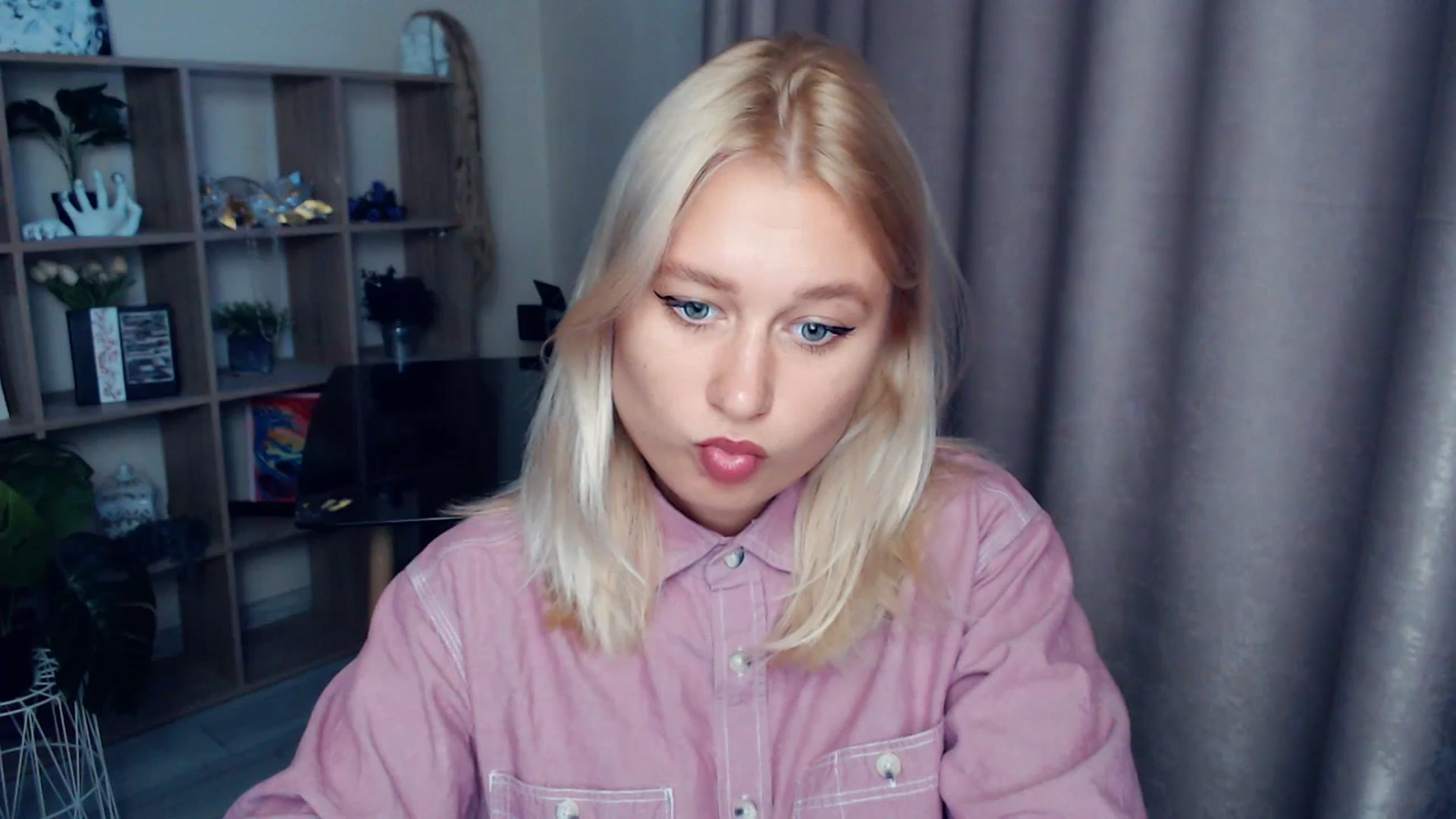 Gallery image thumbnail from Kukla_kolduna's myfreecams stream on, 10/18/2025, 15:33 image 6 of 20