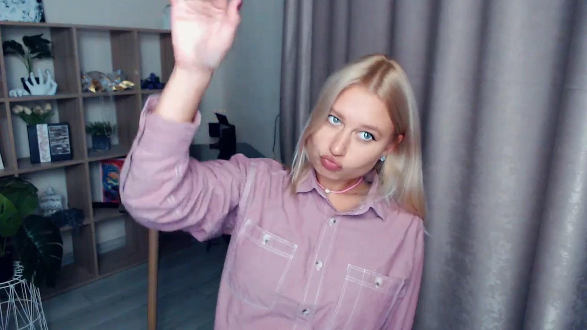Gallery image thumbnail from Kukla_kolduna's myfreecams stream on, 10/18/2025, 15:33 image 11 of 20