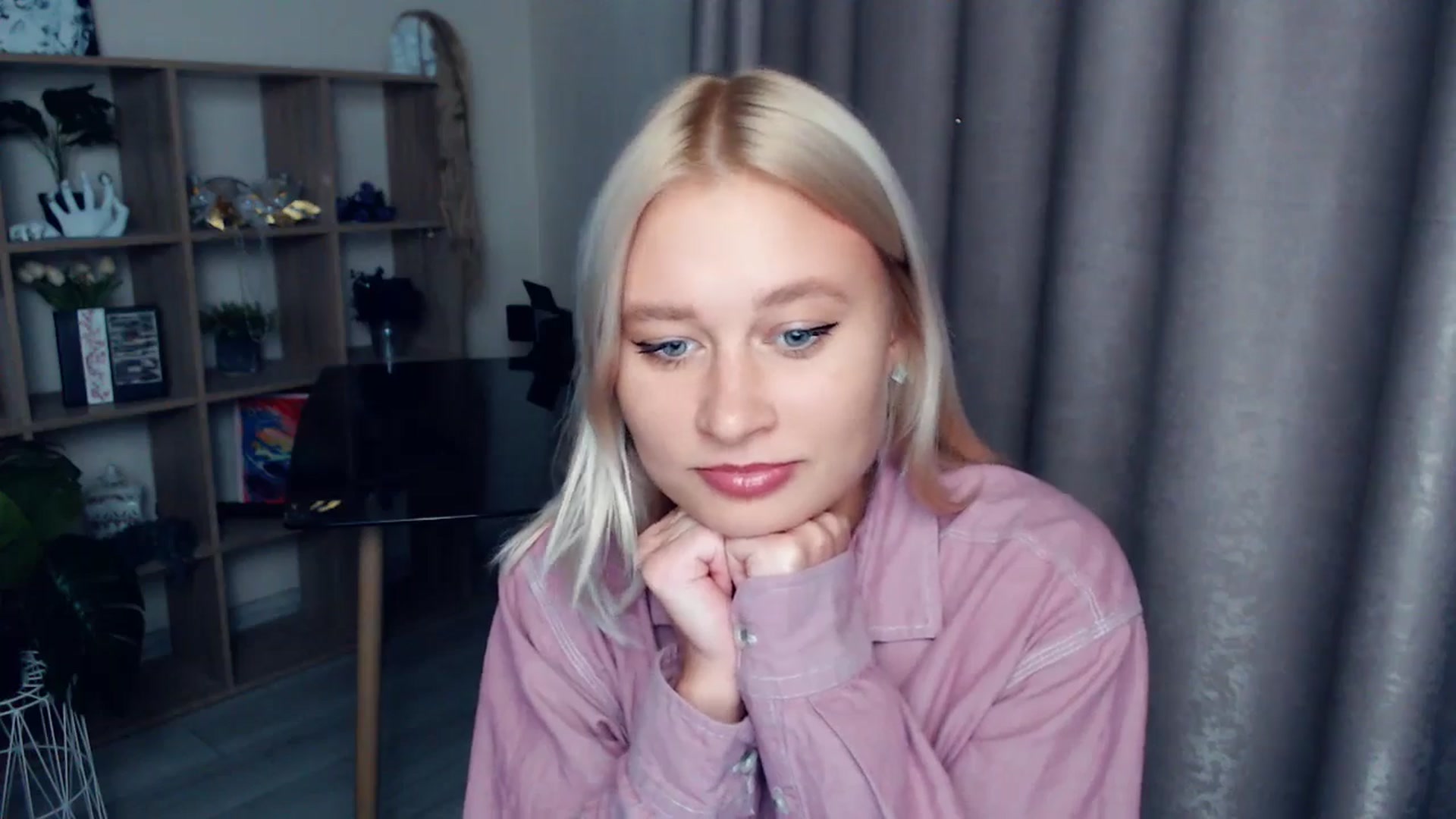 Gallery image thumbnail from Kukla_kolduna's myfreecams stream on, 10/18/2025, 16:57 image 16 of 20
