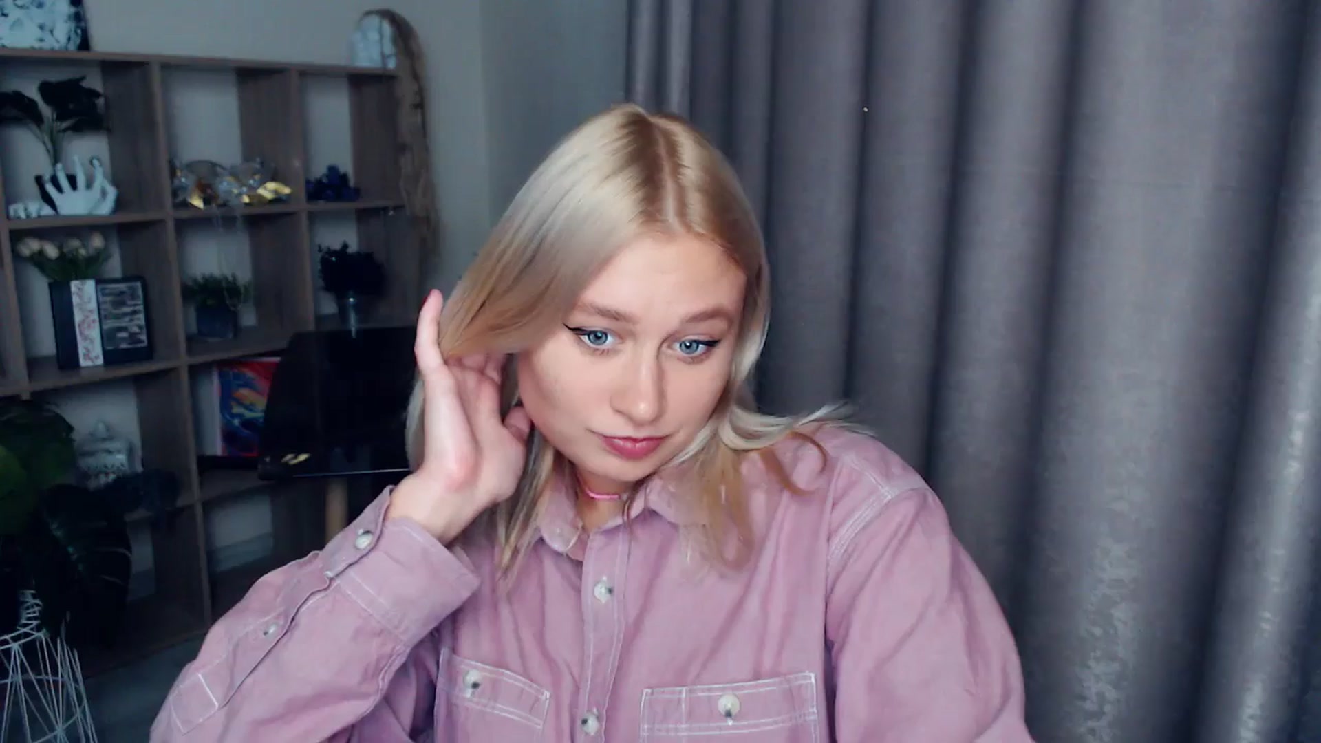 Gallery image thumbnail from Kukla_kolduna's myfreecams stream on, 10/18/2025, 16:57 image 15 of 20