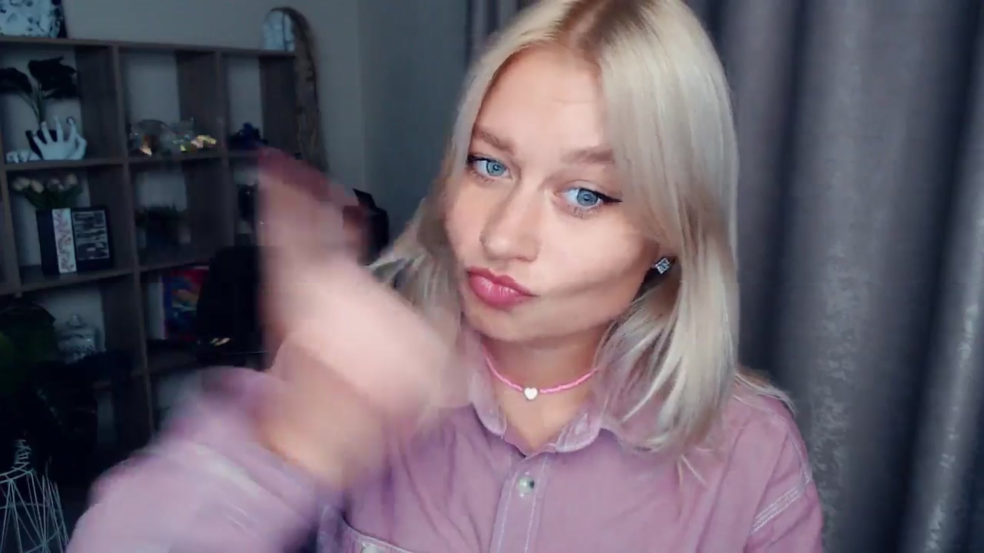 Gallery image thumbnail from Kukla_kolduna's myfreecams stream on, 10/18/2025, 16:57 image 3 of 20