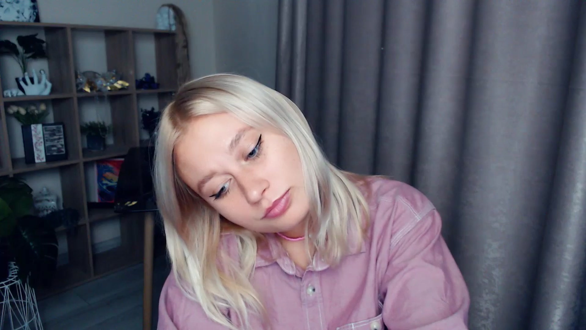 Gallery image thumbnail from Kukla_kolduna's myfreecams stream on, 10/18/2025, 17:43 image 11 of 20