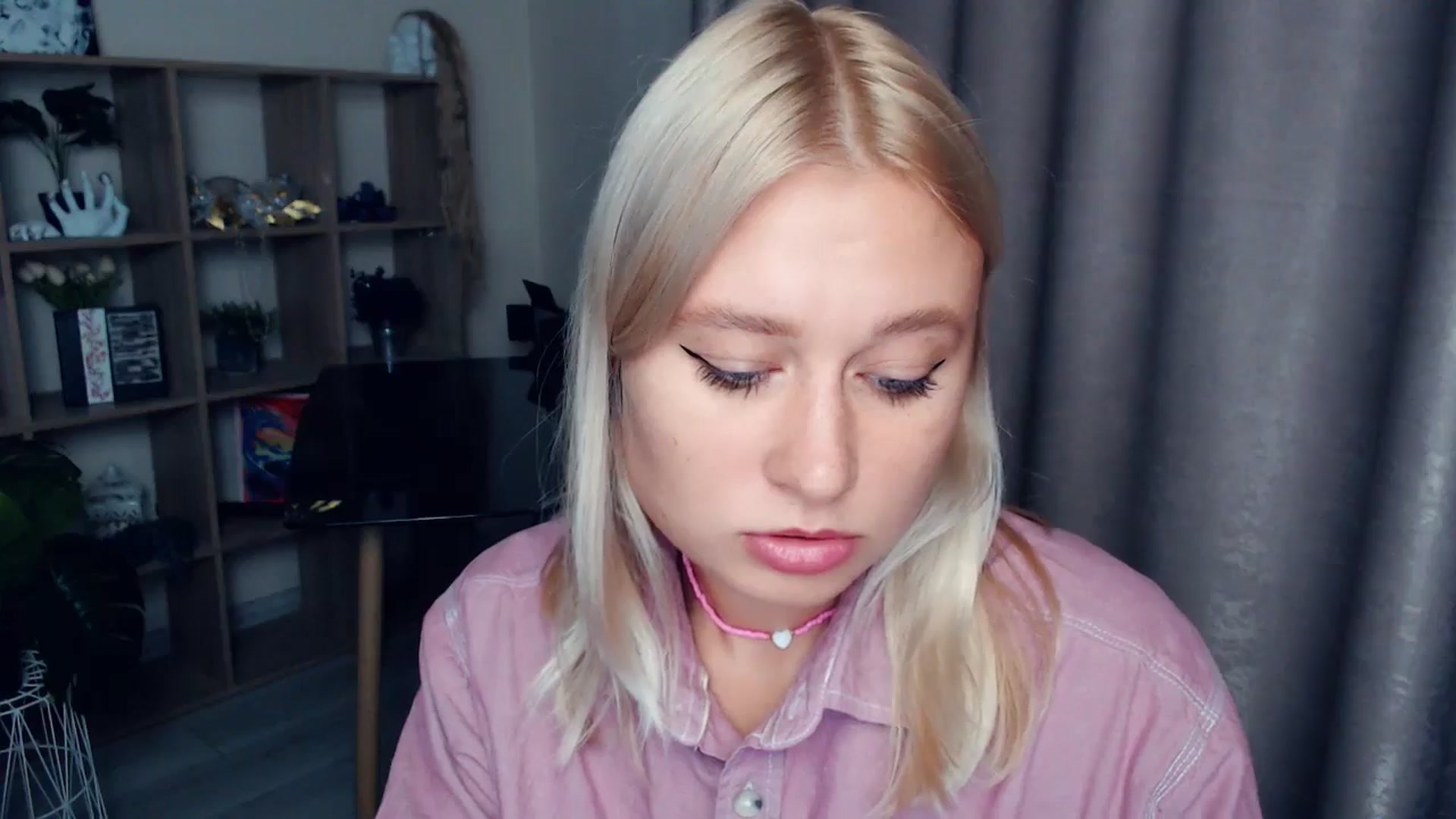 Gallery image thumbnail from Kukla_kolduna's myfreecams stream on, 10/18/2025, 17:43 image 2 of 20